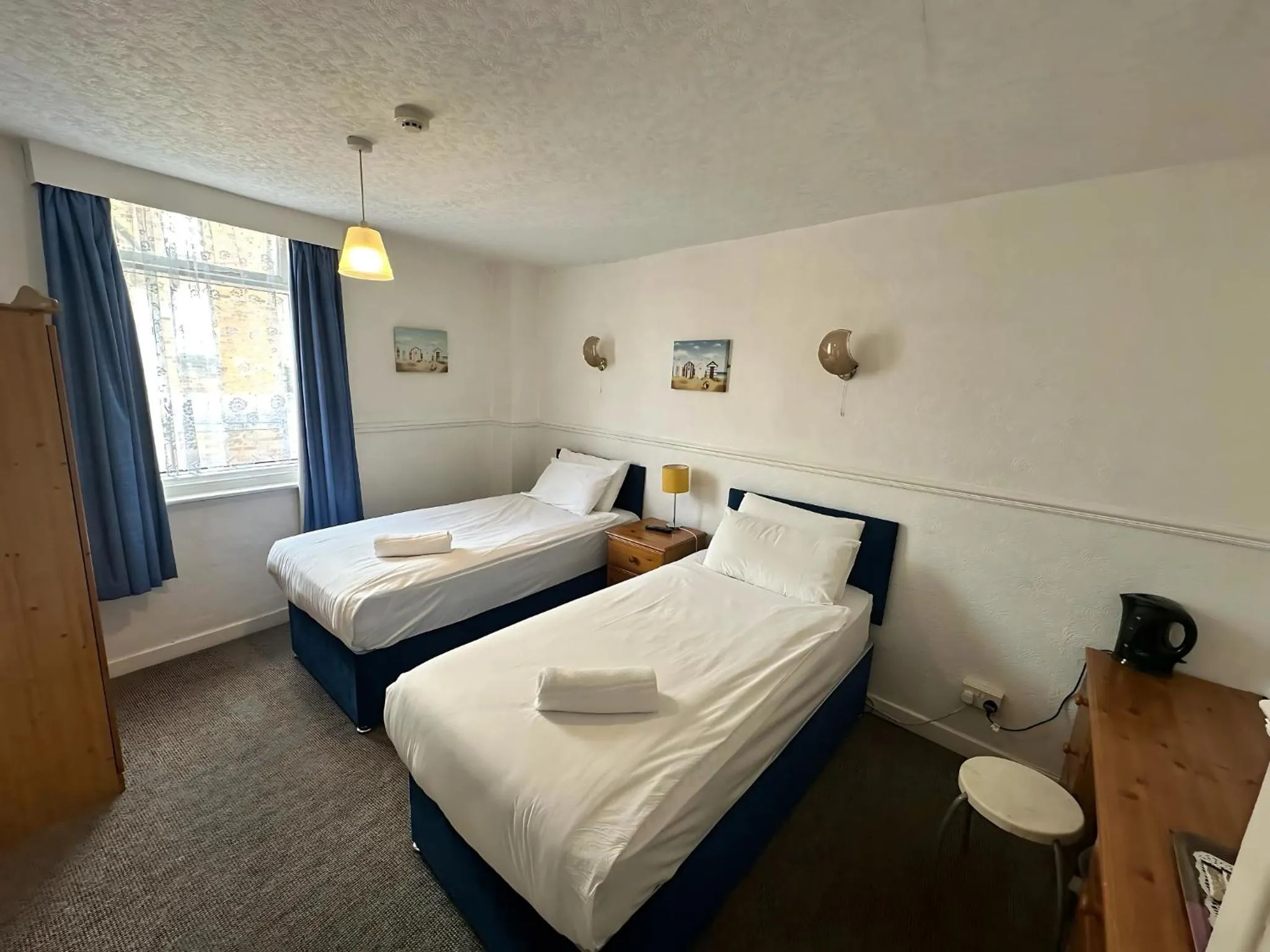 Standard Twin Room in Granby Hotel