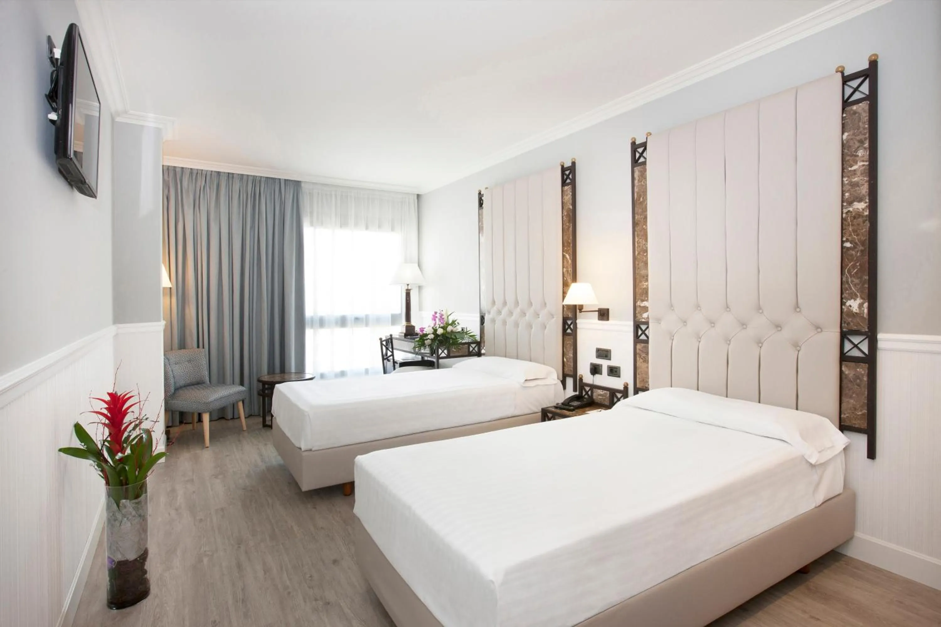 Standard Quadruple Room in Hotel Gran Via