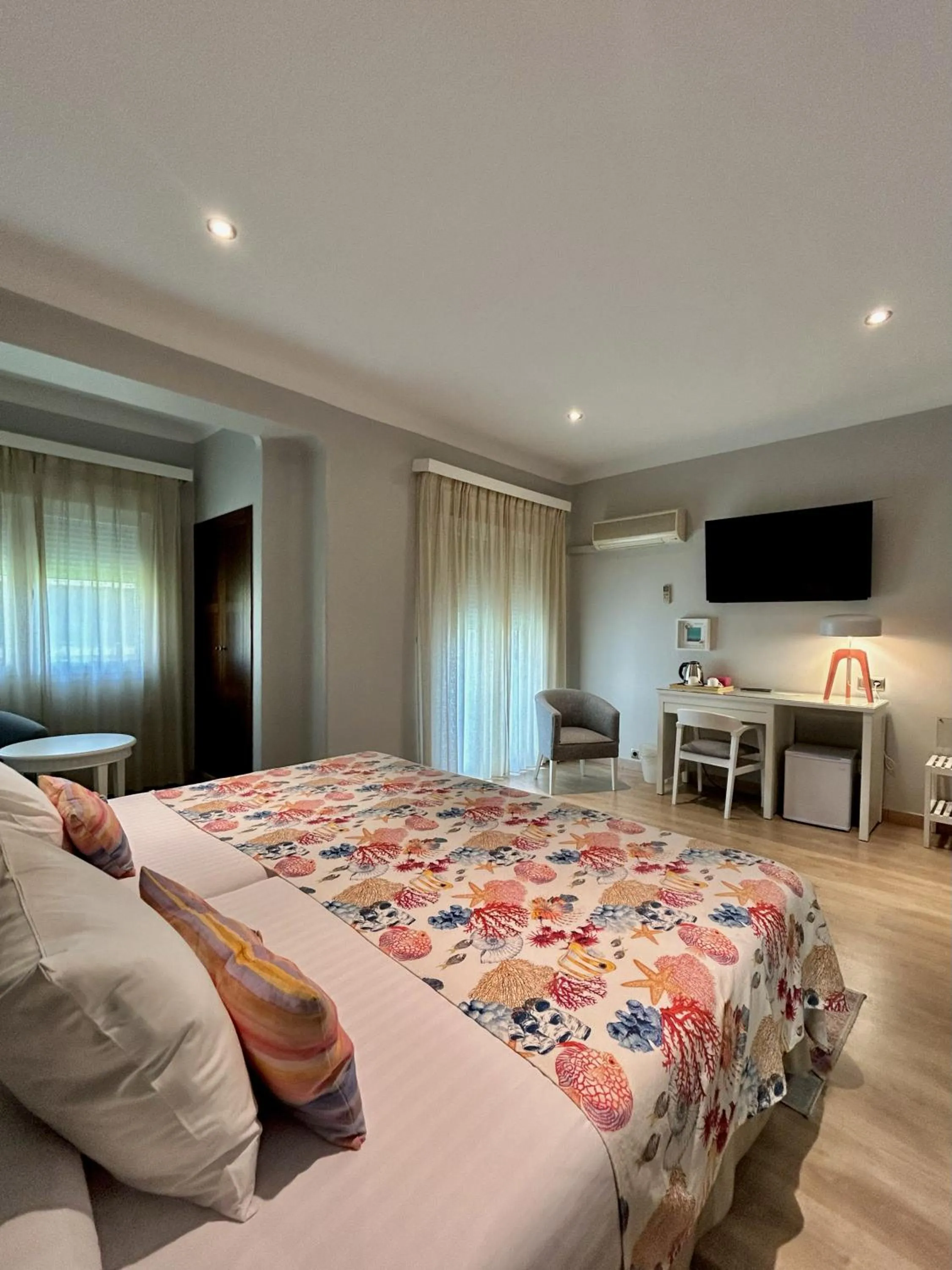 Superior Twin Room with City View in Hotel Costasol
