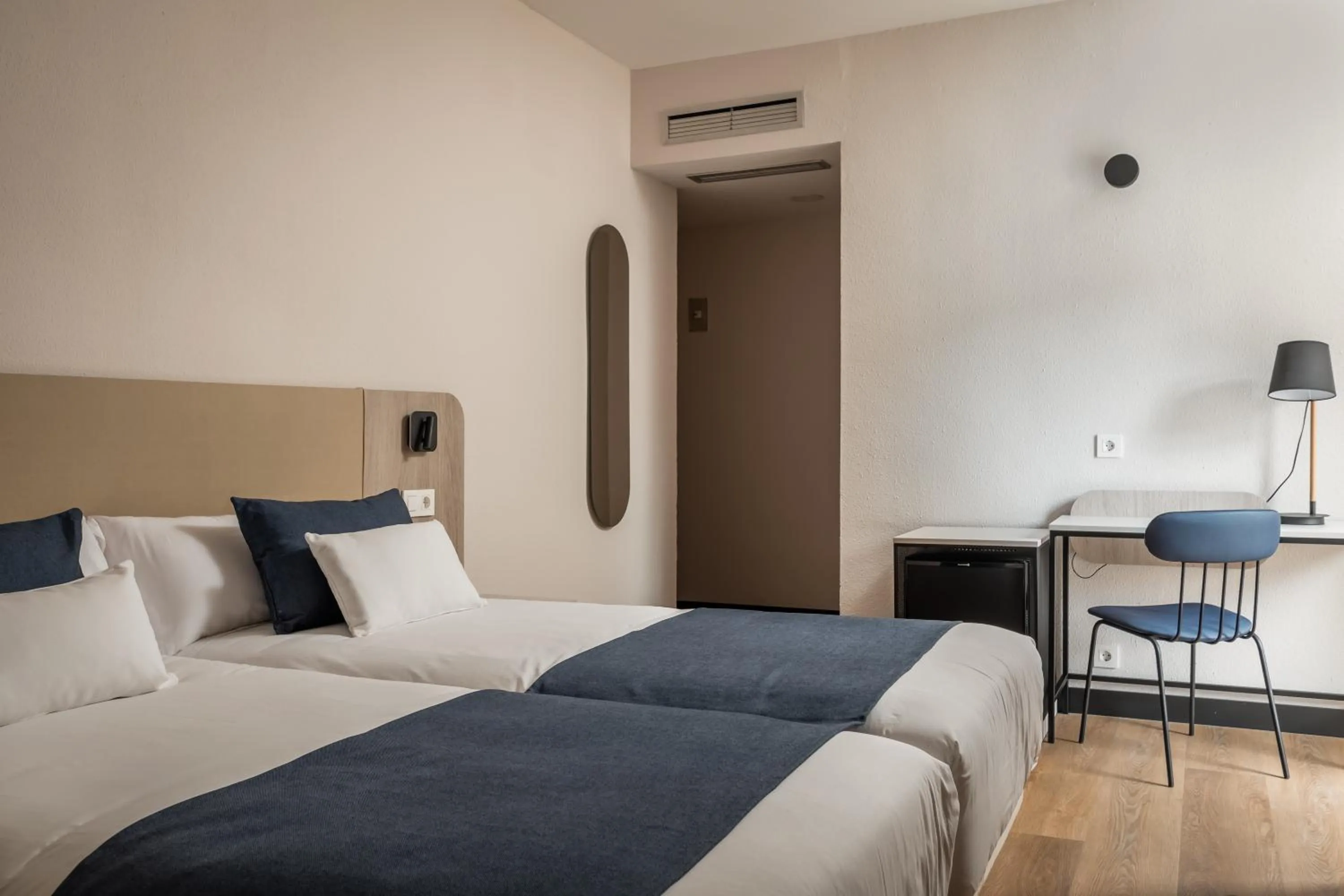 Standard Twin Room in Hotel Don Jaime 54