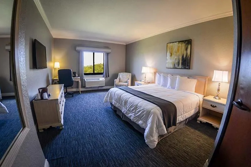 King Room - Non Smoking in Tanglewood Resort on Lake Texoma, an Ascend Collection Resort