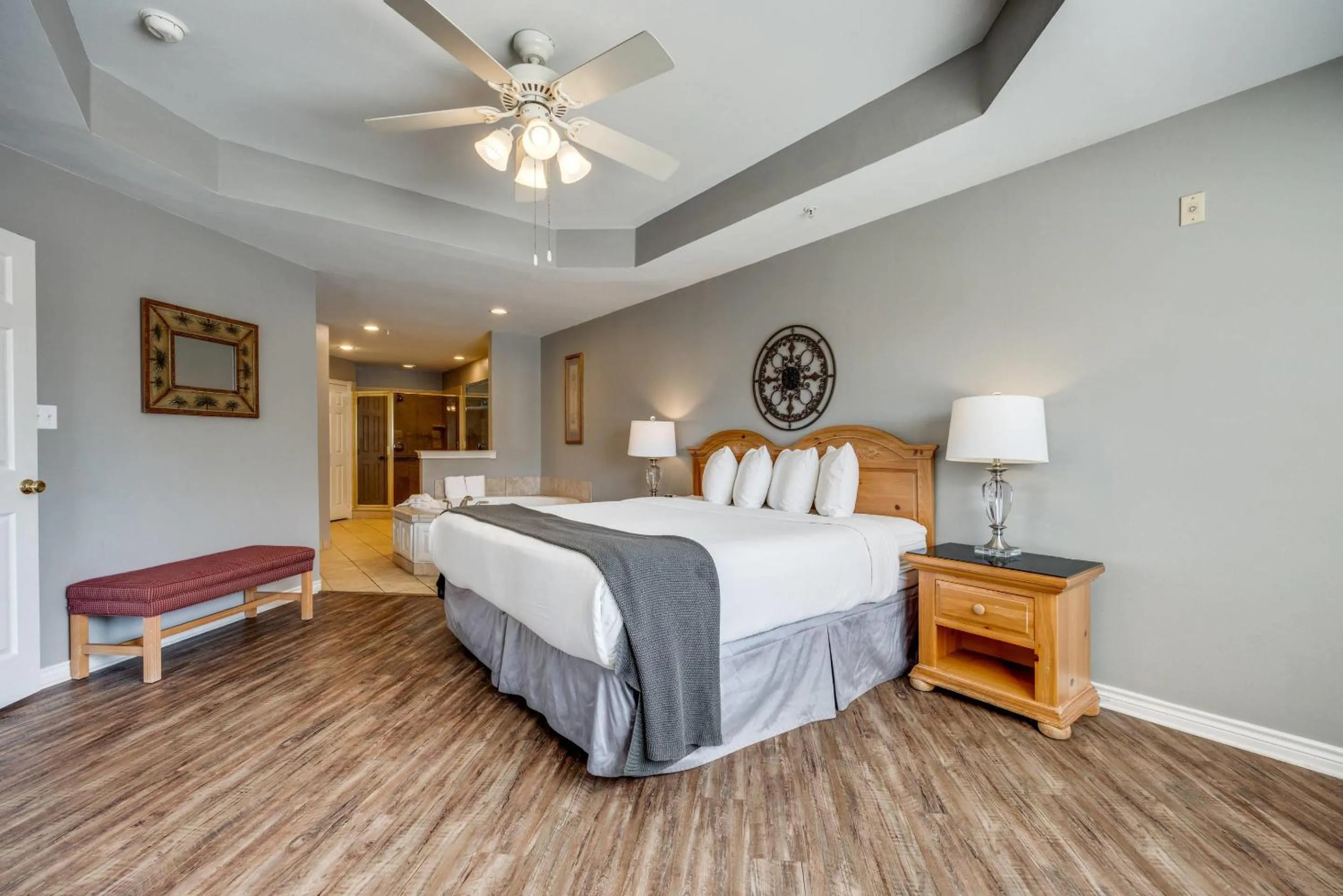 Efficiency King Suite with Living room - Non Smoking in Tanglewood Resort on Lake Texoma, an Ascend Collection Resort