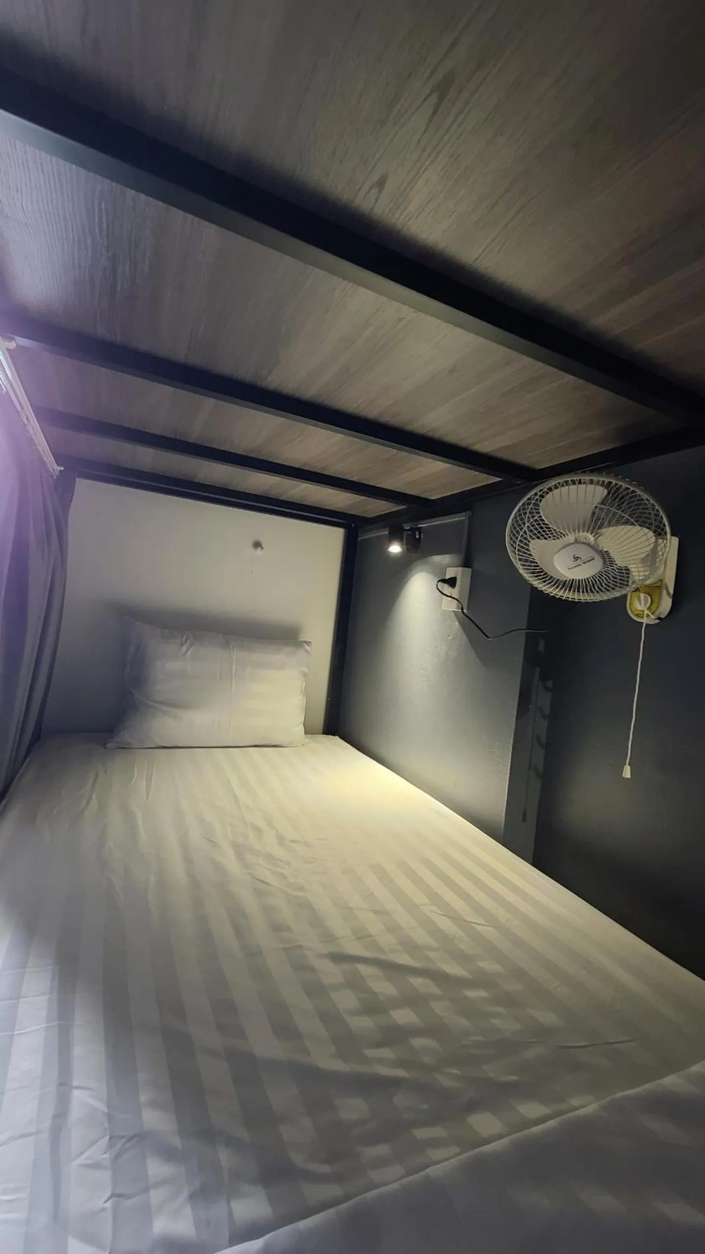 Bed in 8-Bed Mixed Dormitory Room in Hanoi Lucky Hostel