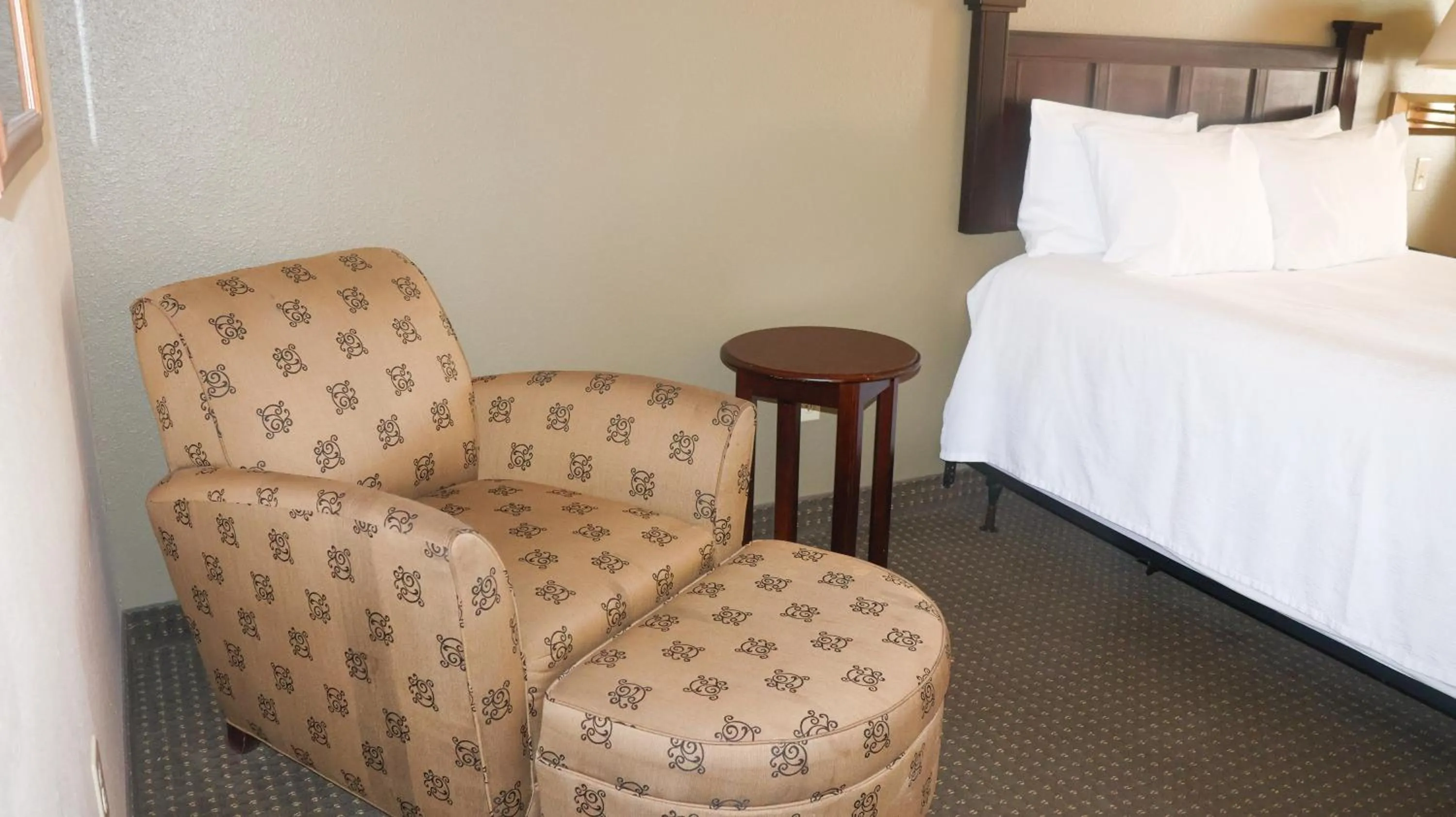 Queen Room with Two Queen Beds and Bath Tub - Mobility Accessible/Non-Smoking in Wingate by Wyndham Peoria - Complimentary Area Shuttle
