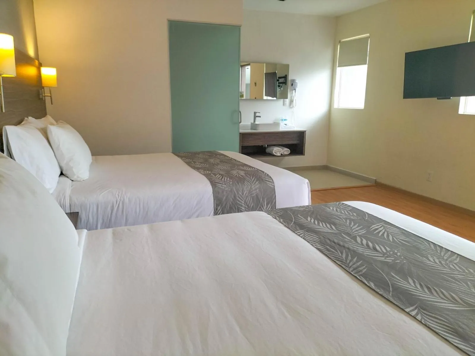 Quadruple Room in El Hotel Business Class - Zamora Centro