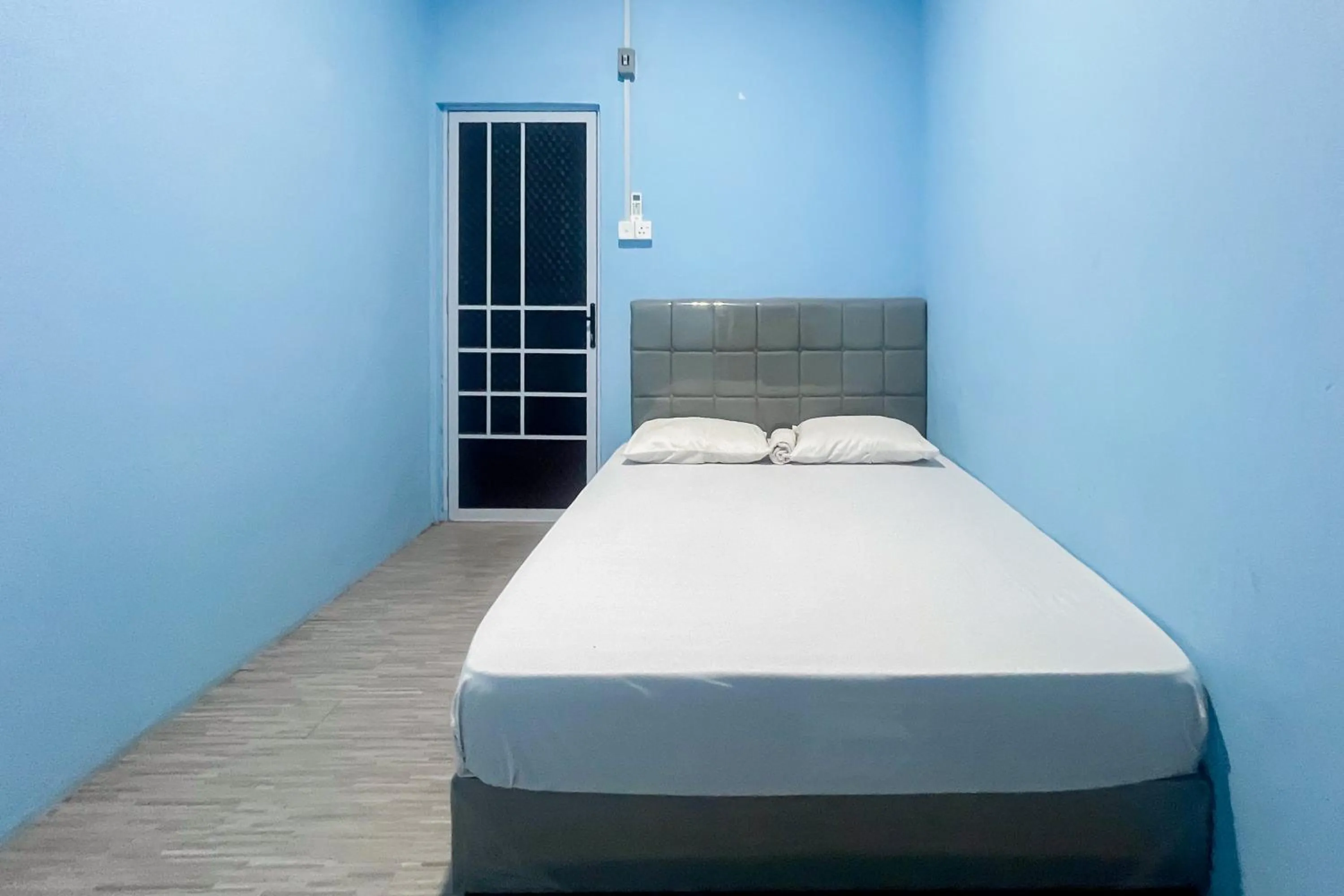 Standard Double Room in Zazezo Homestay Syariah RedPartner