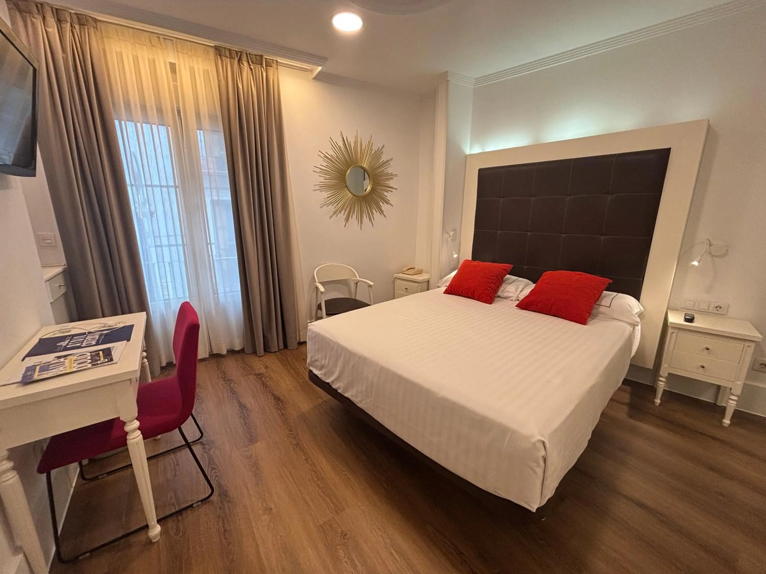 Double or Twin Room - single occupancy in Hotel Boutique Catedral