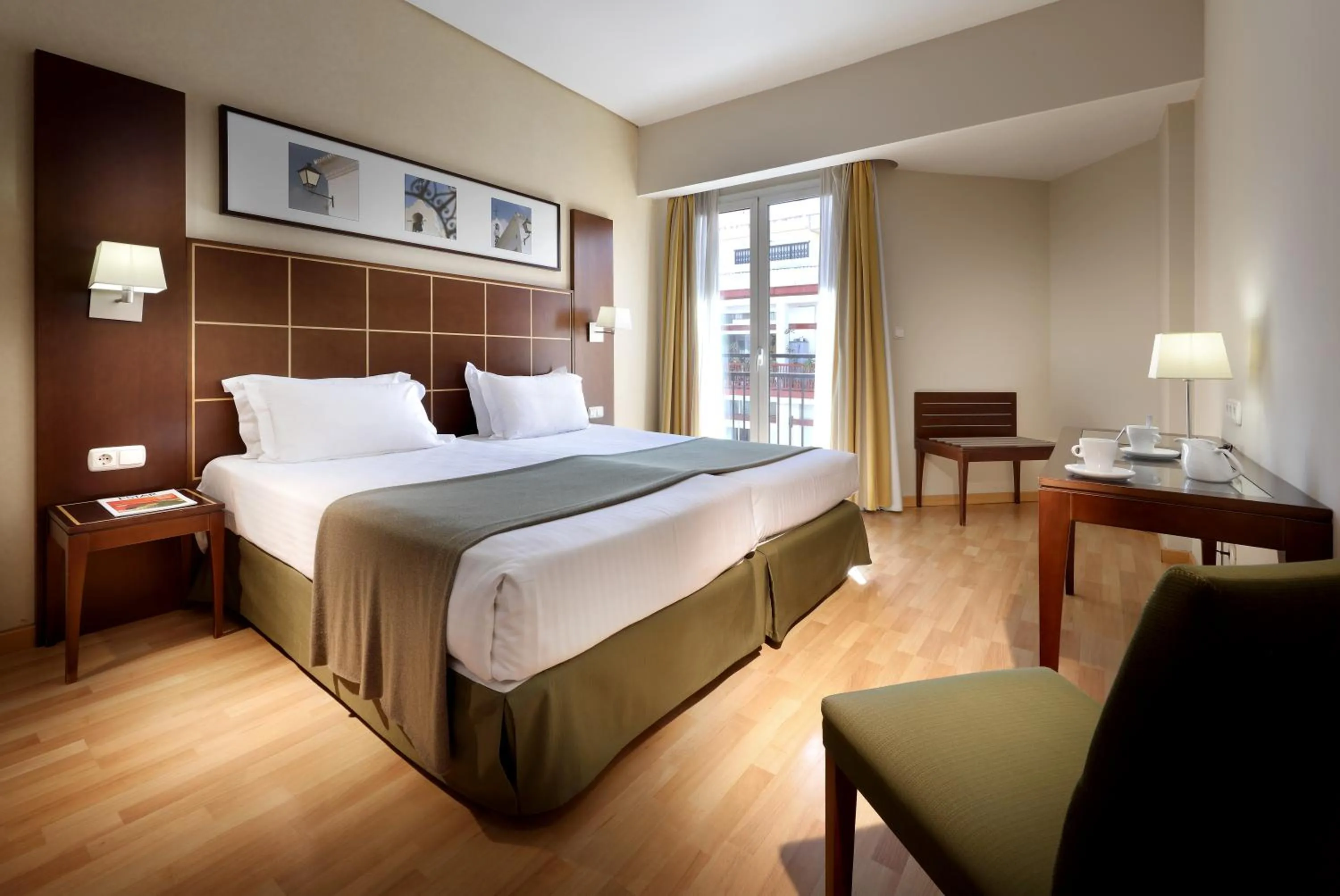 Double Room with Balcony in Exe Tartessos