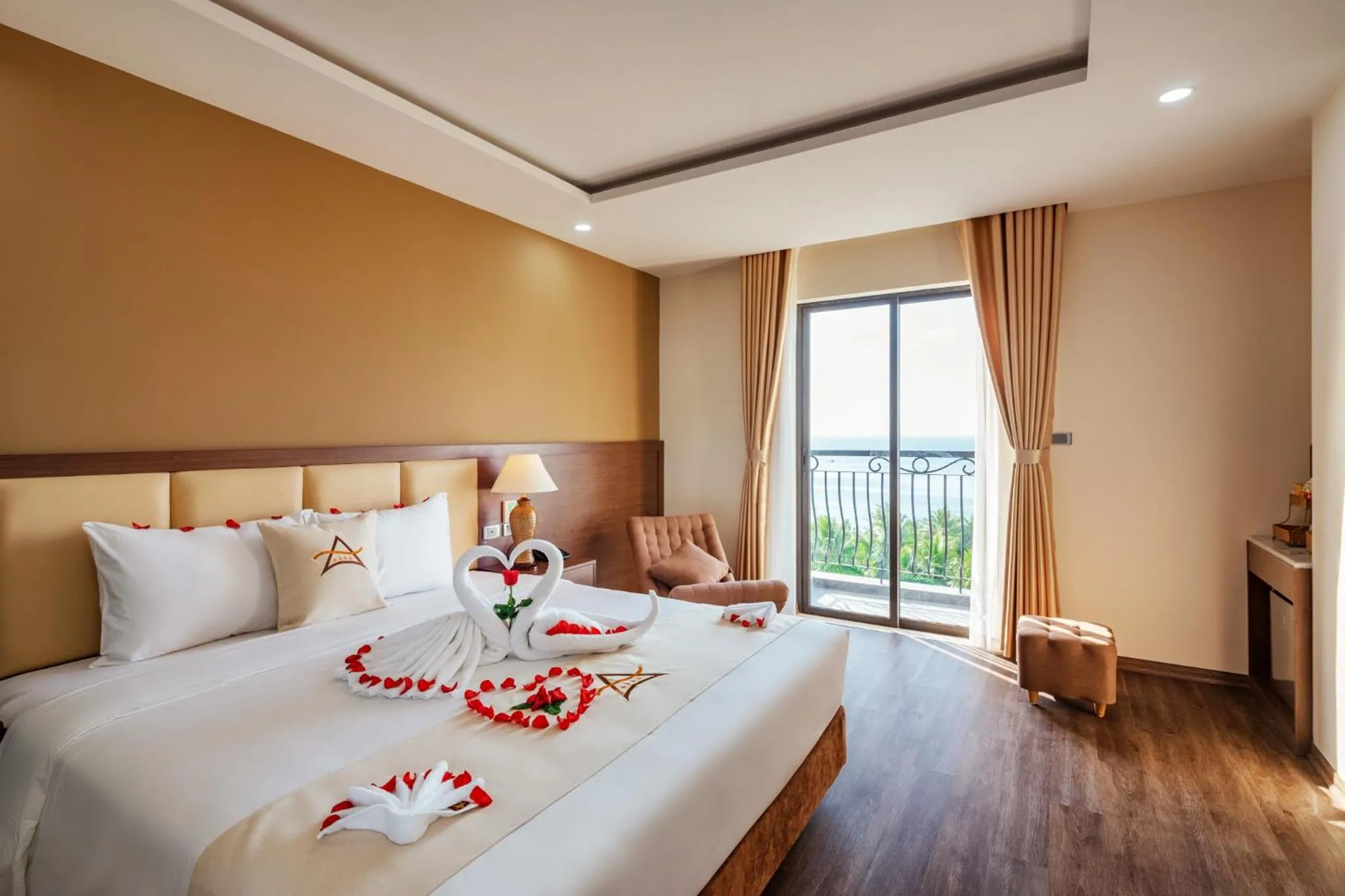 Deluxe Double Room with Balcony and Sea View in Aquasun Hotel Phu Quoc