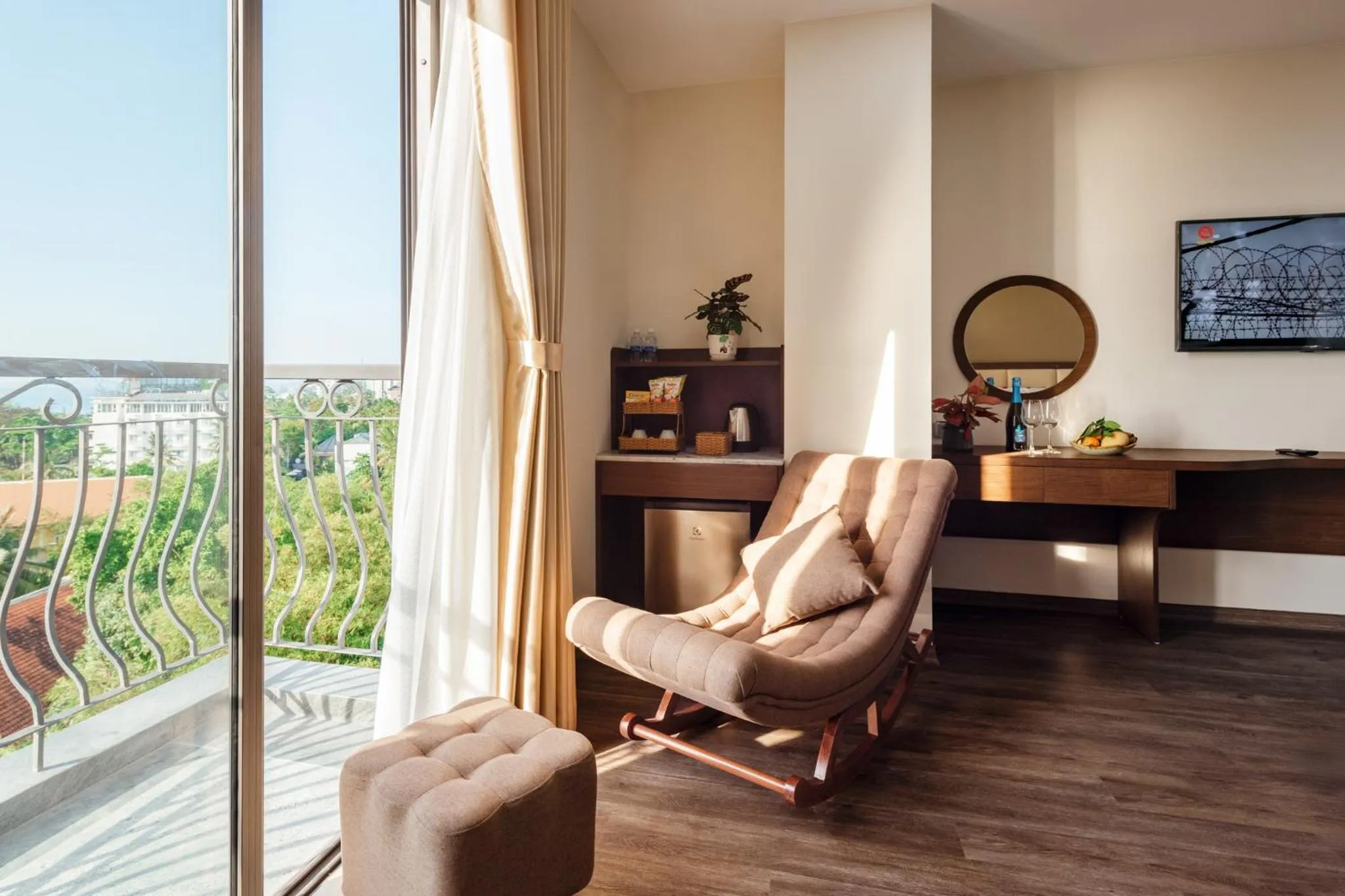 Deluxe Suite with Sea View in Aquasun Hotel Phu Quoc