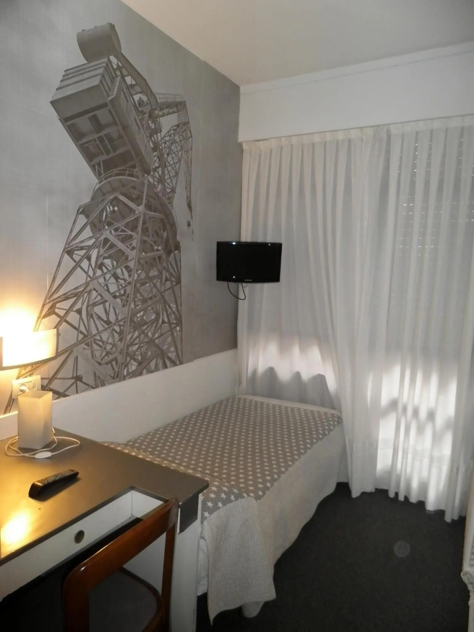 Single Room in Hotel Photo Zabalburu