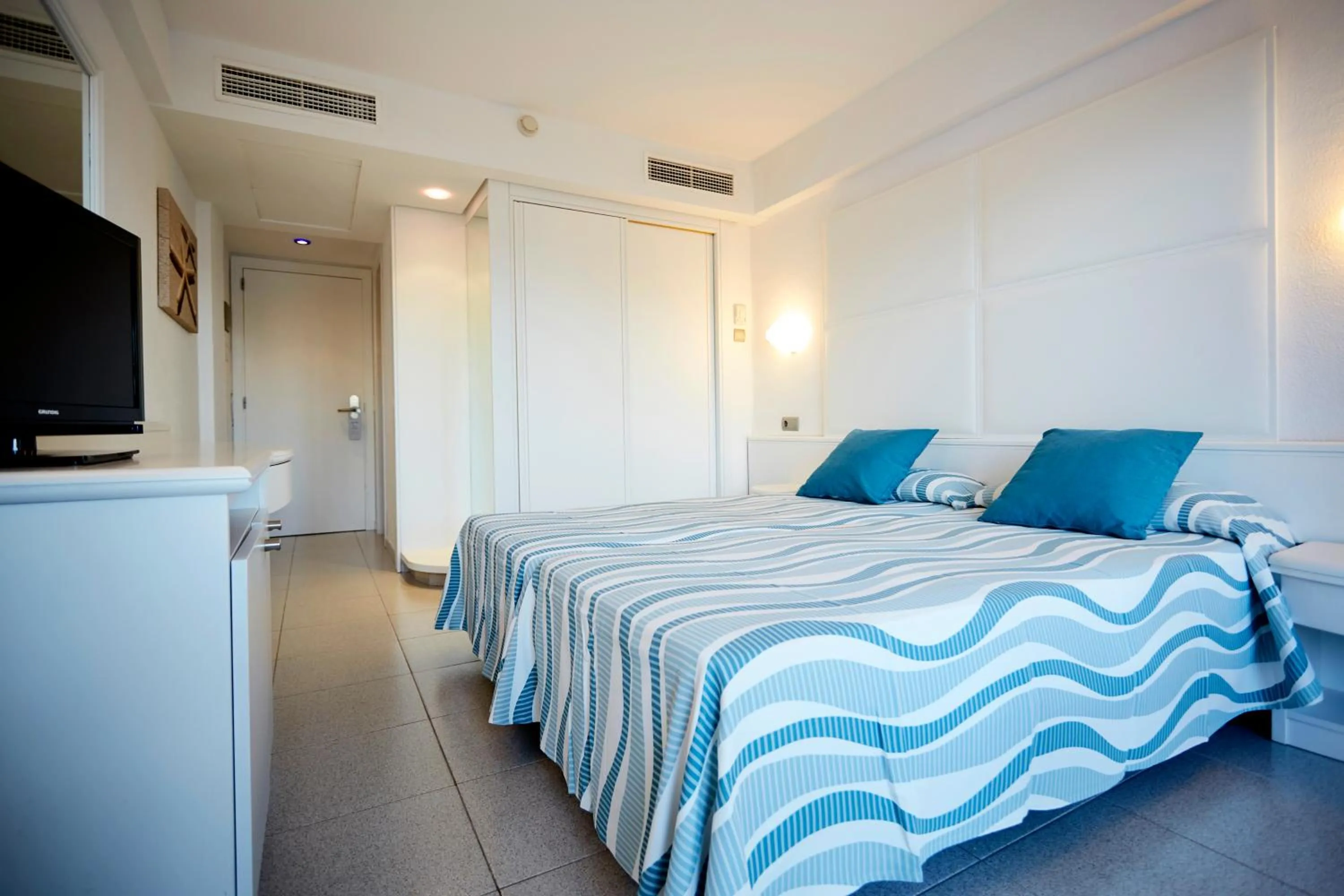 Double or Twin Room with Side Sea View in Insotel Hotel Formentera Playa