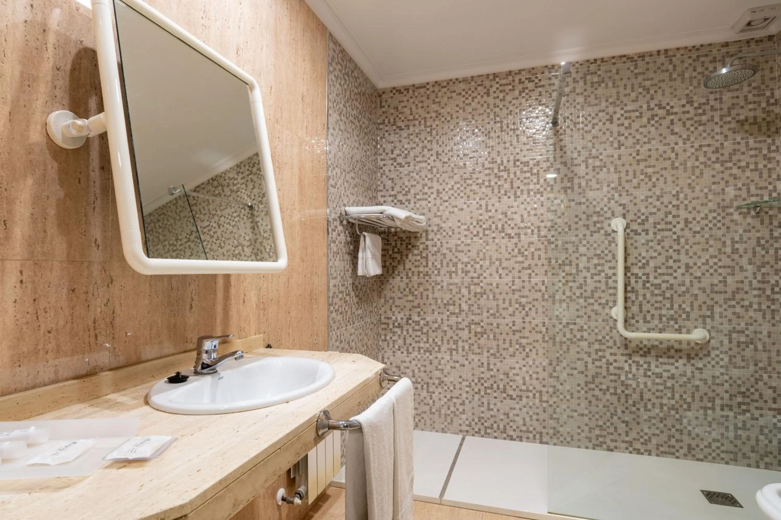 Single Room in Chateau La Roca