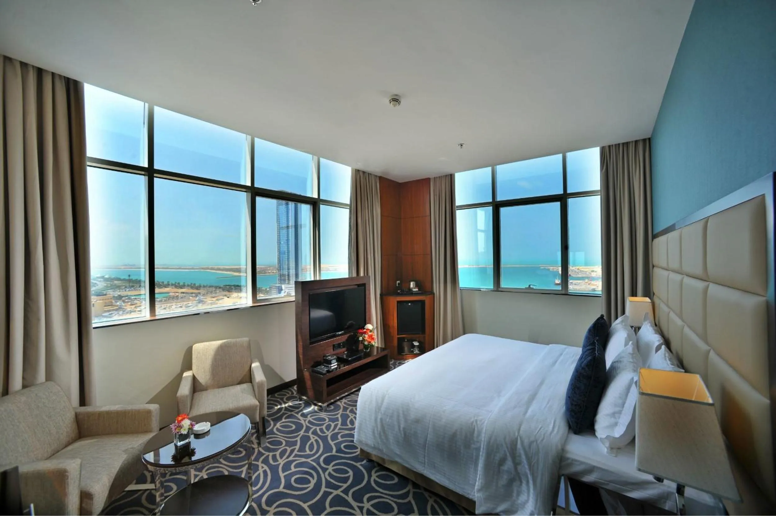 Executive Queen Room in Ramada Abu Dhabi Corniche