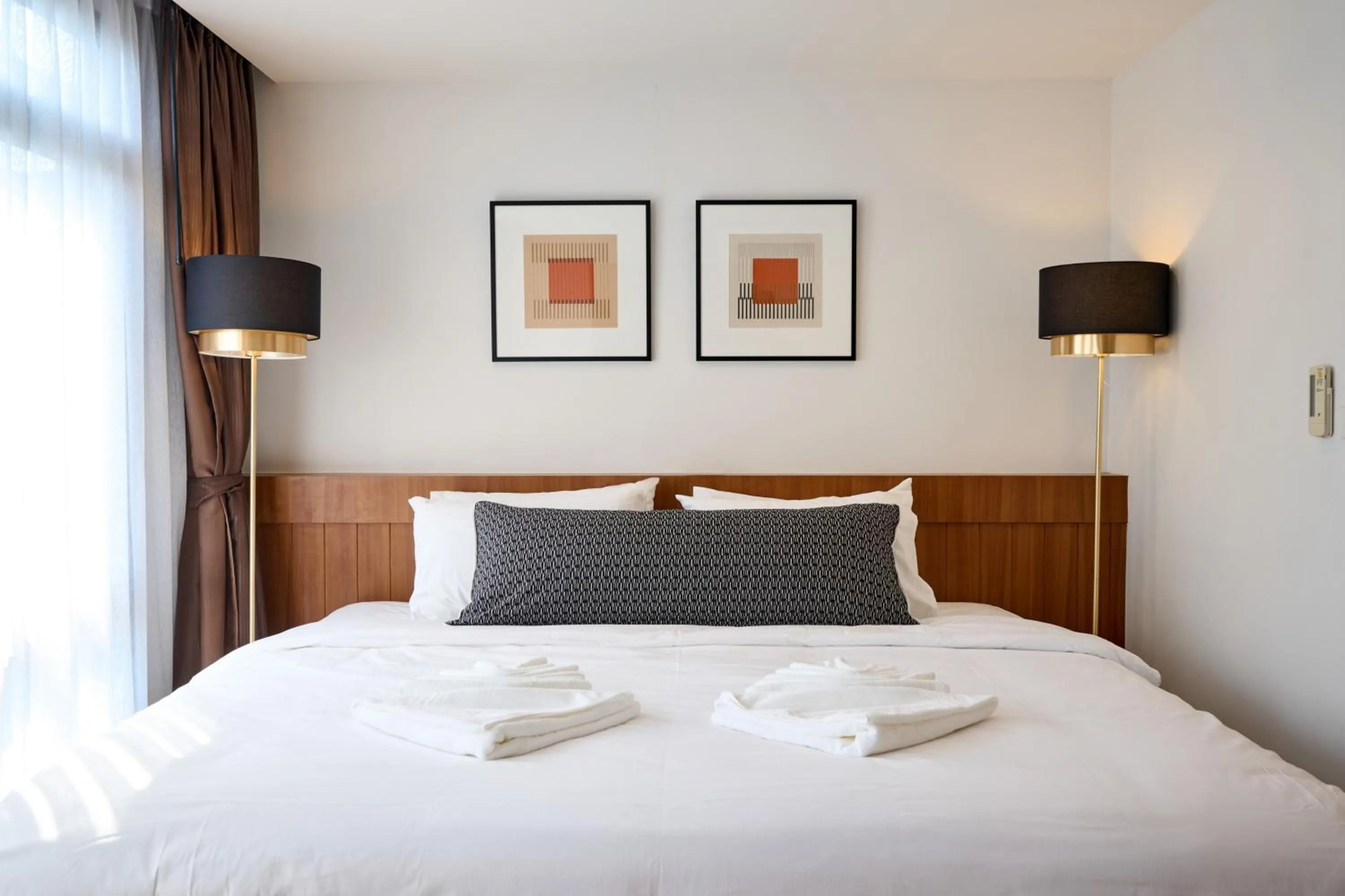 Deluxe Double Room with Bath in Be Phrasingh Hotel Chiang Mai