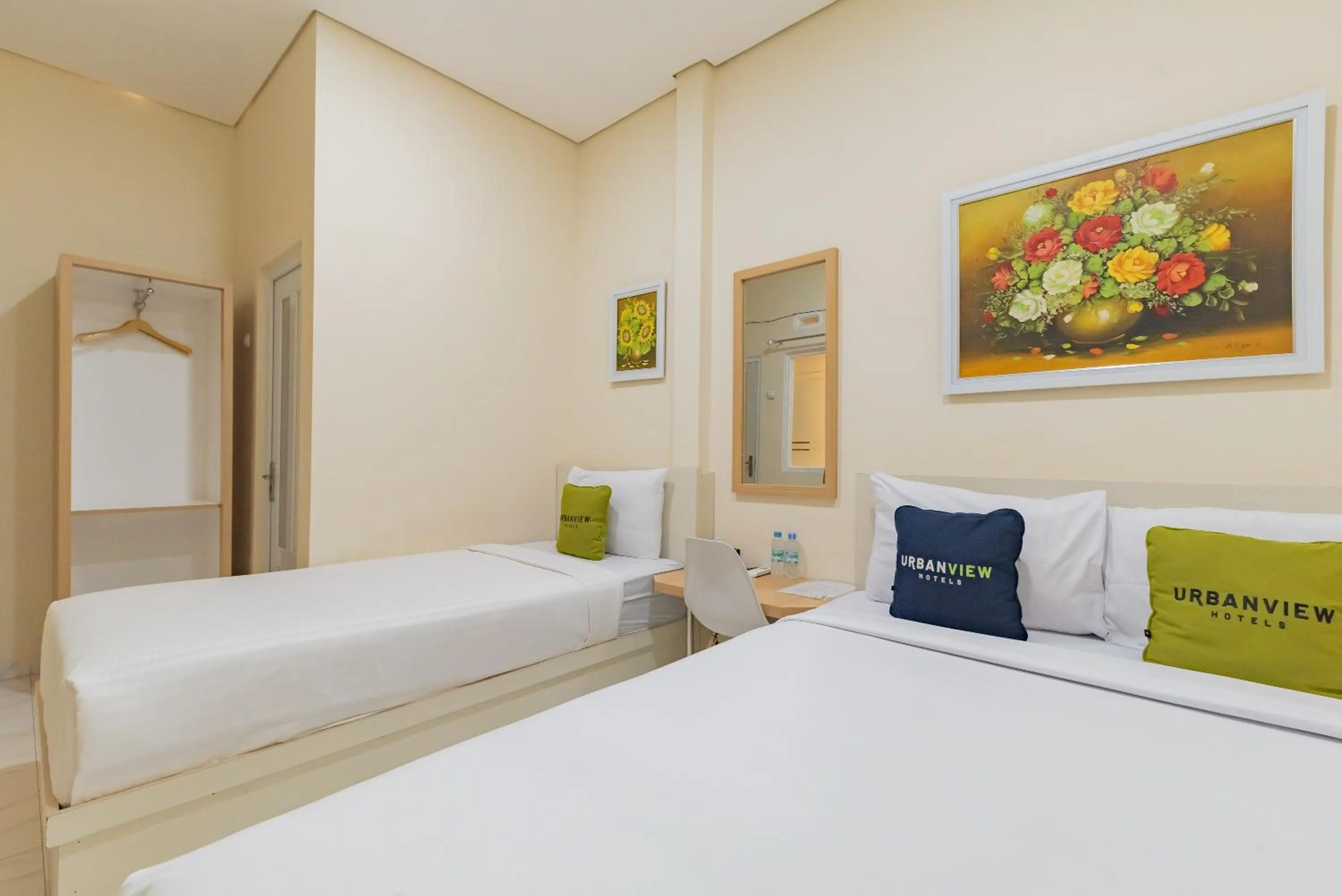 Family Room in Urbanview Syariah Utami Inn Garut by RedDoorz