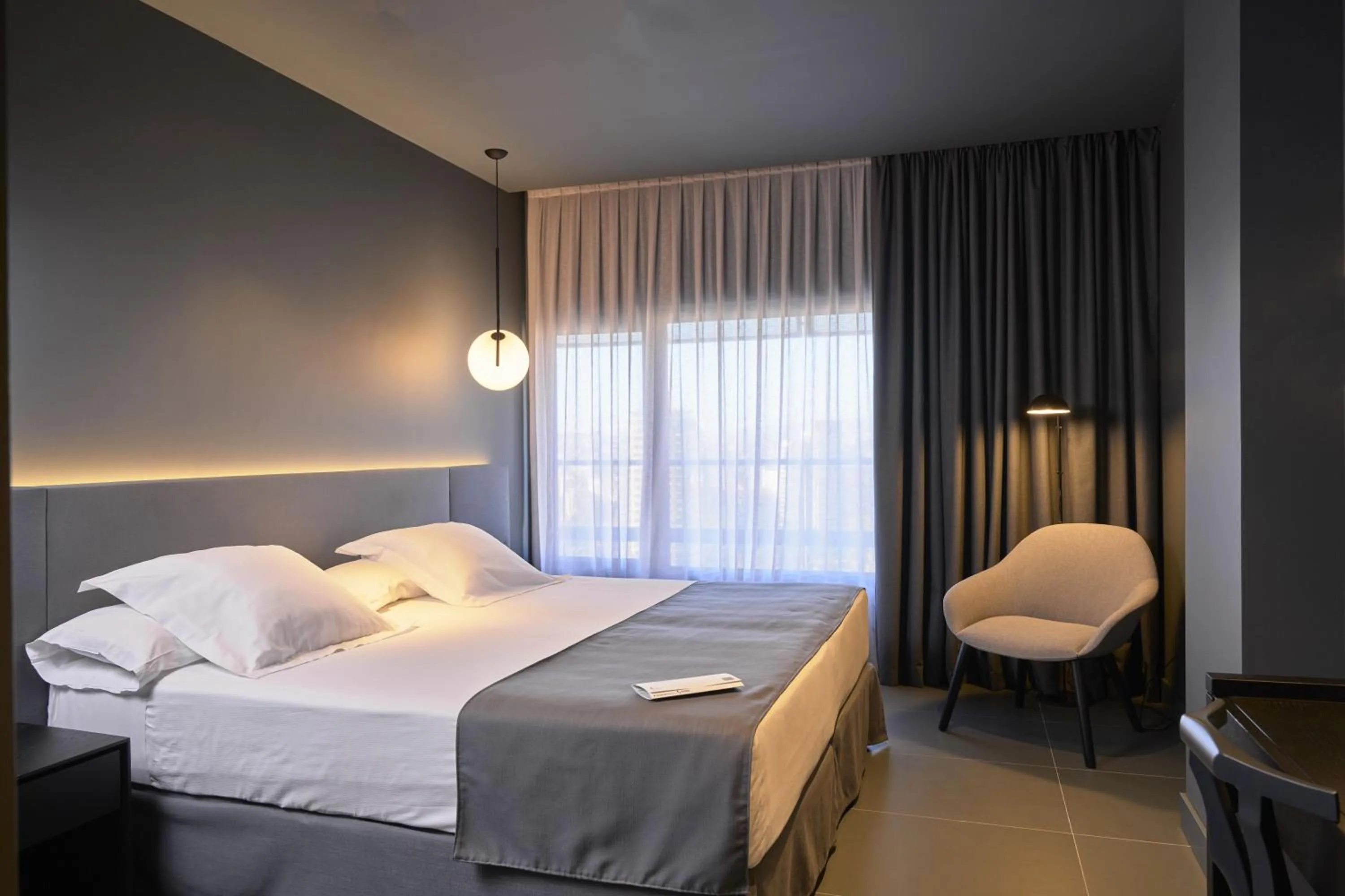 Special Offer - single occupancy - Double or Twin Room with City View and Massage in Barcelona Princess