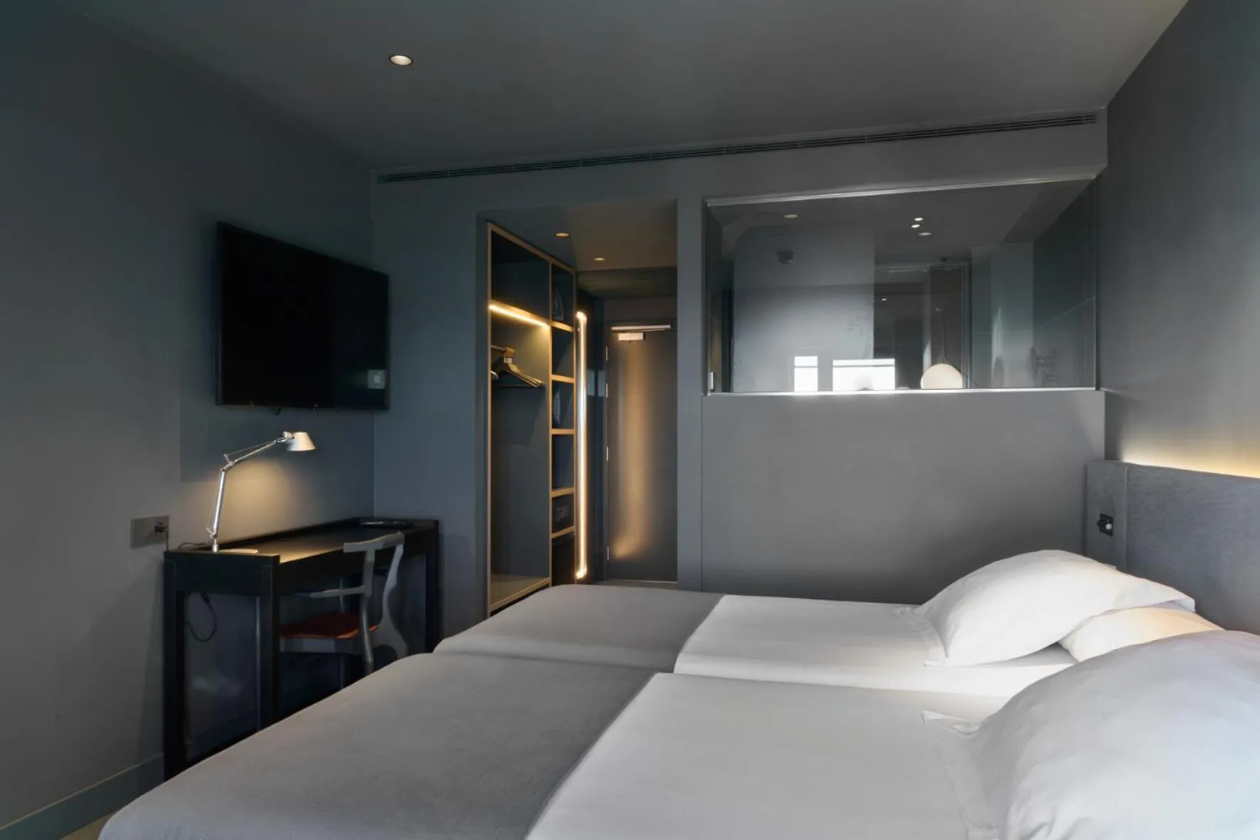 Special Offer - single occupancy - Double or Twin Room with Sea View and Massage in Barcelona Princess