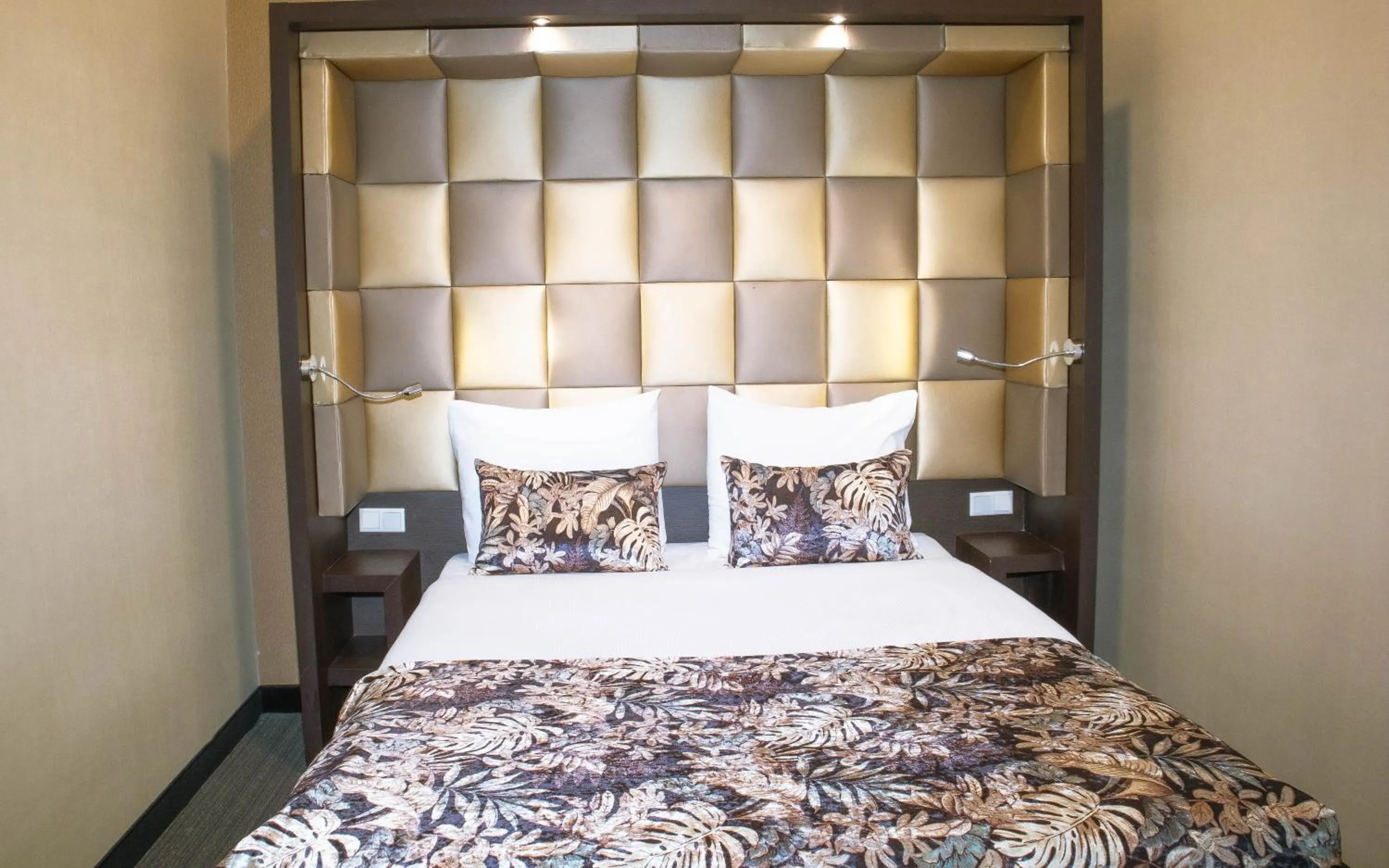 Superior Apartment in Golden Mansion Aparthotel