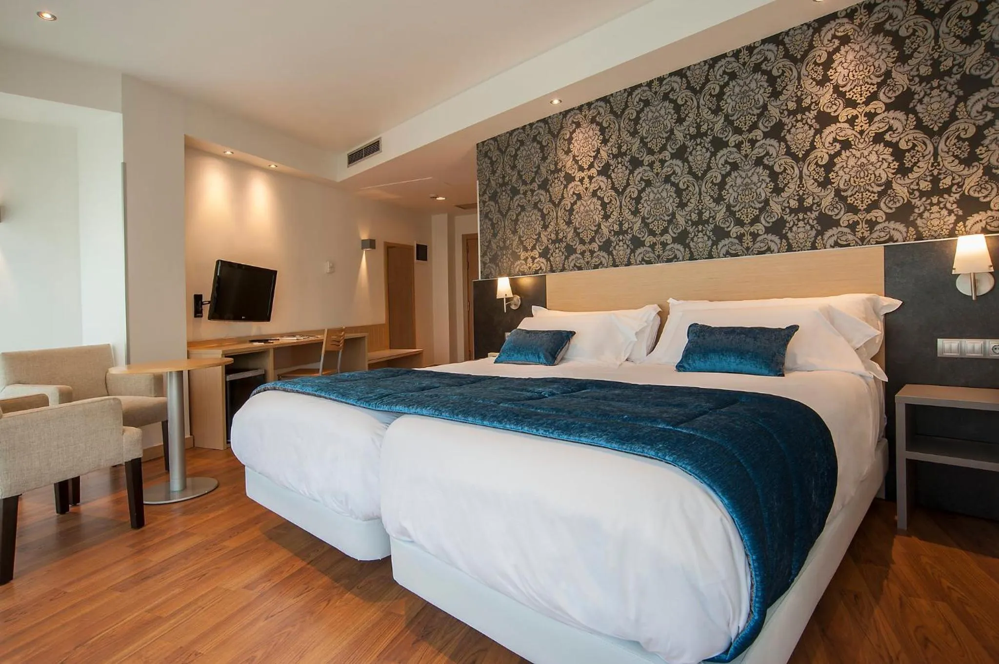 Triple Room in Sercotel Codina