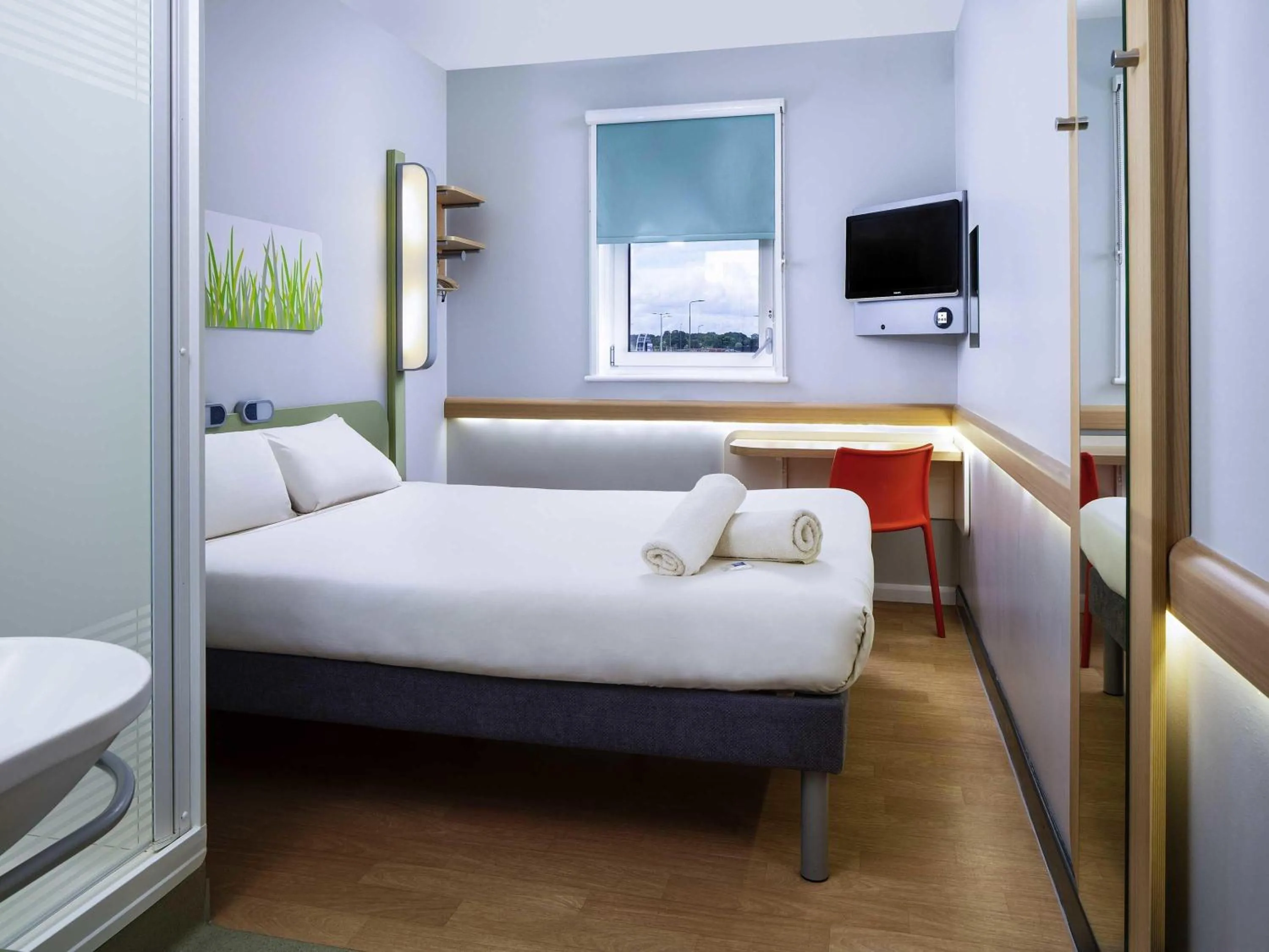 Standard Twin Room in ibis budget Hotel Edinburgh Park