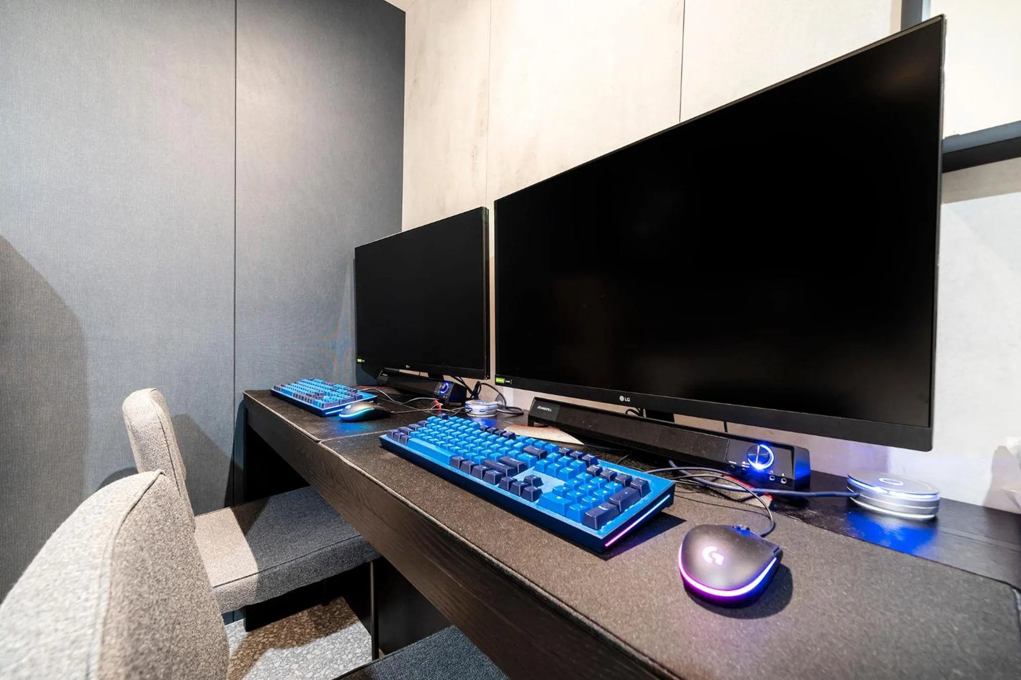 Double Room in Gorilla Hotel