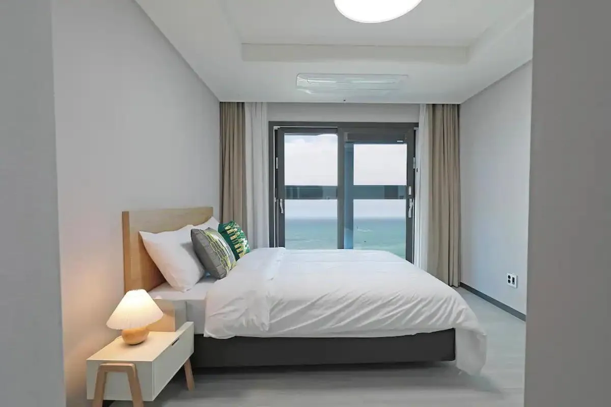 Junior Suite with Half Ocean View in Elmomento Osiria