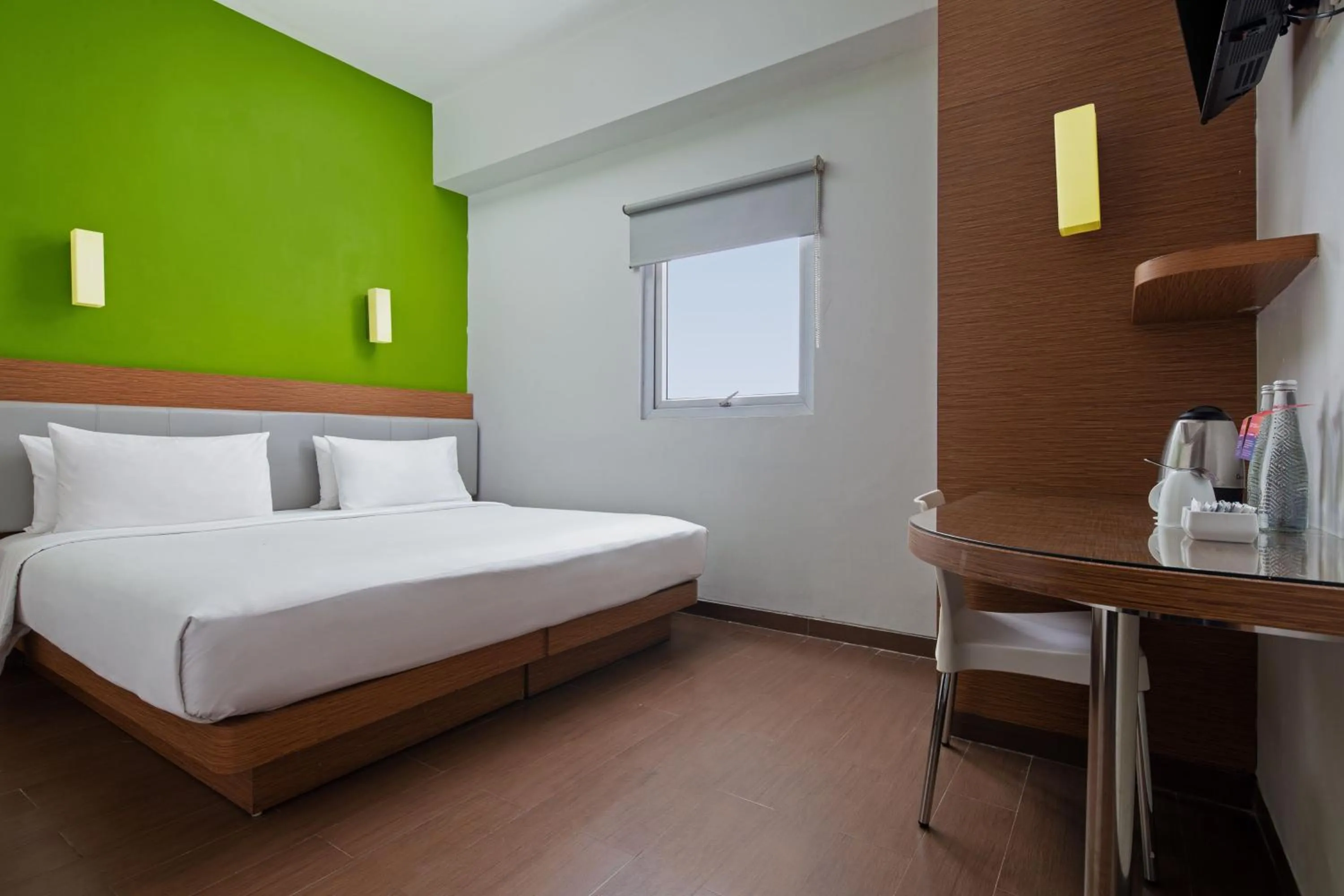 Smart Room Hollywood in Amaris Hotel Pancoran