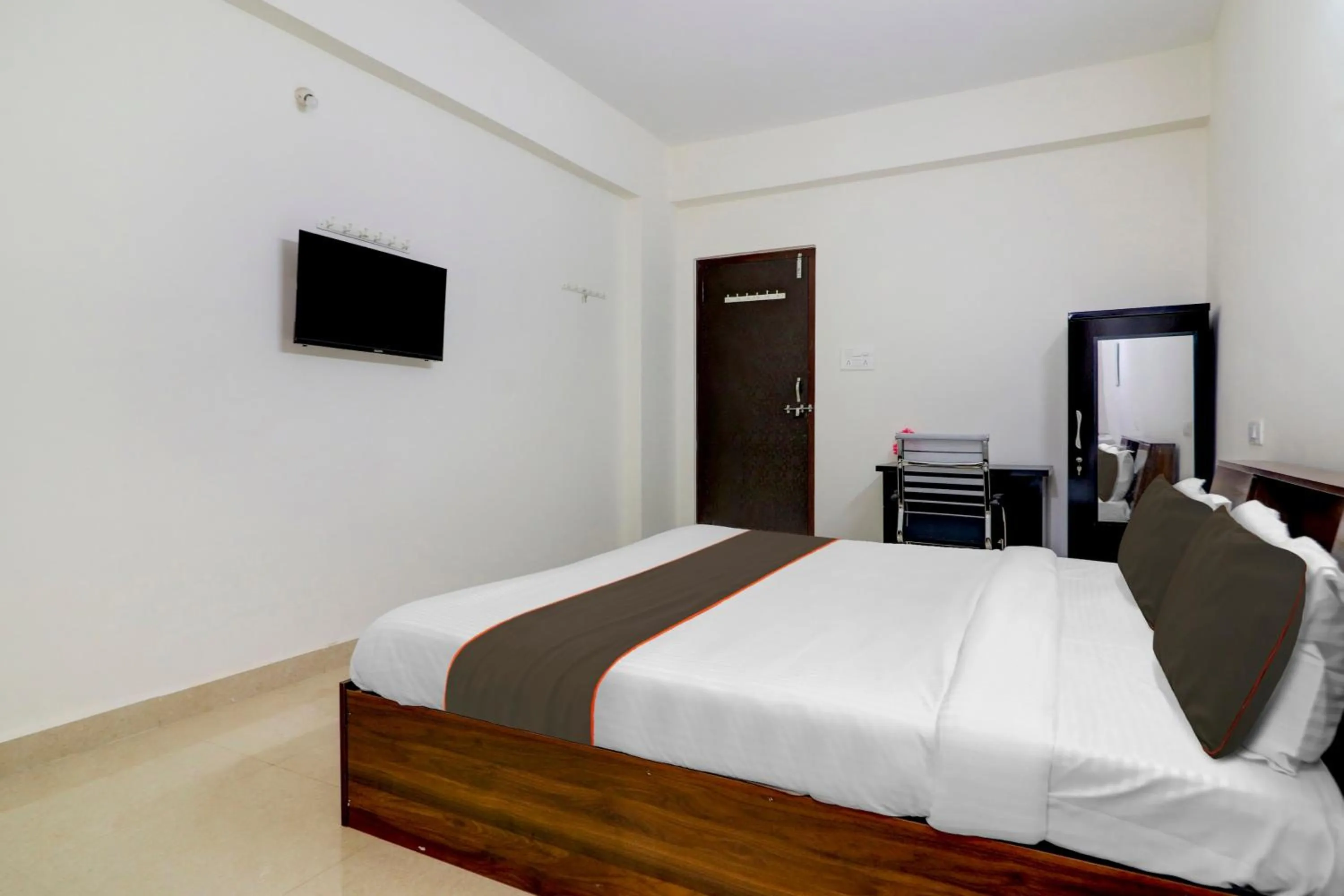 Standard Double Room - single occupancy in Capital O S V Residency Nalagandla
