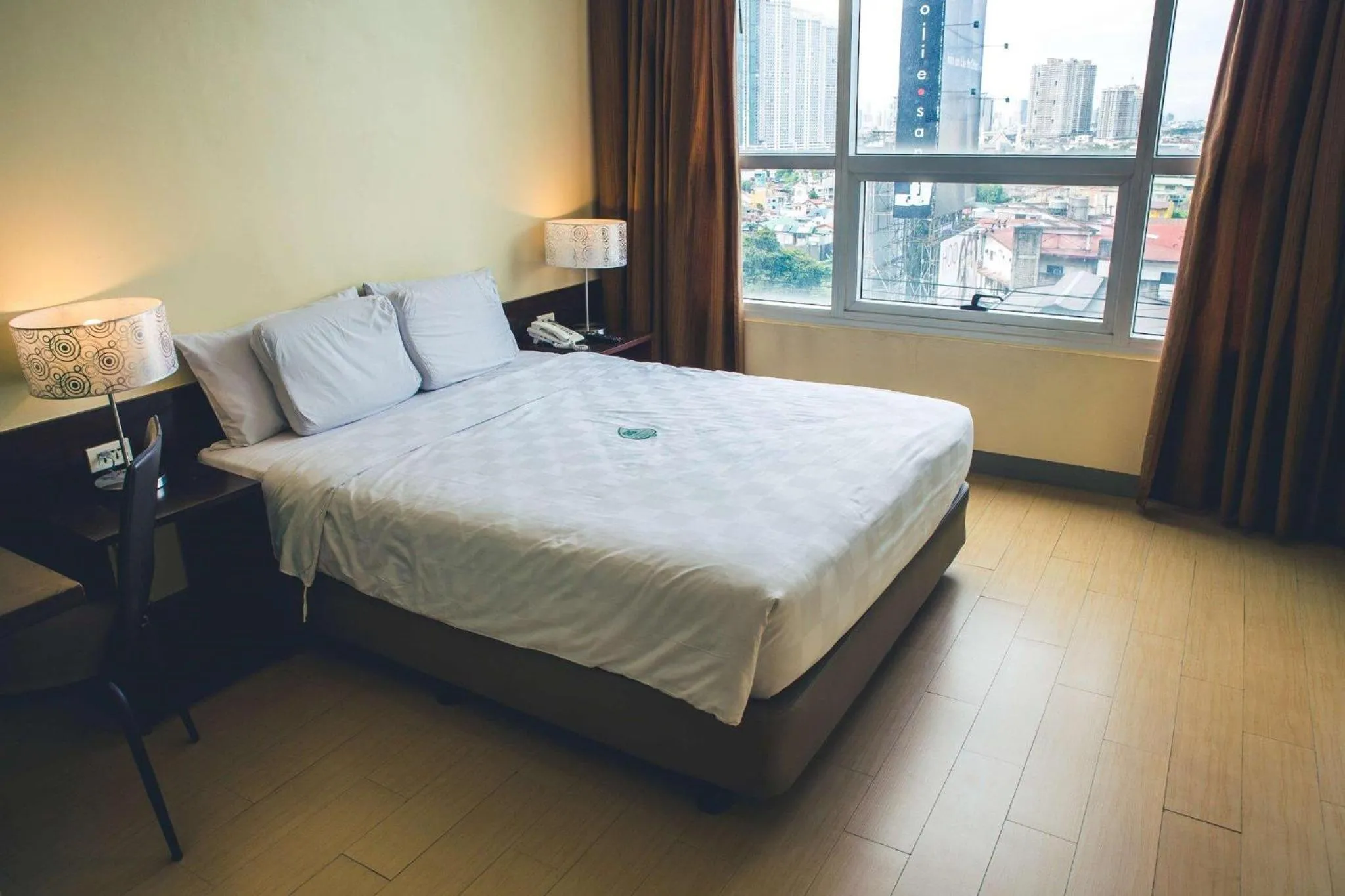 Standard Queen Room in Go Hotels Plus Mandaluyong