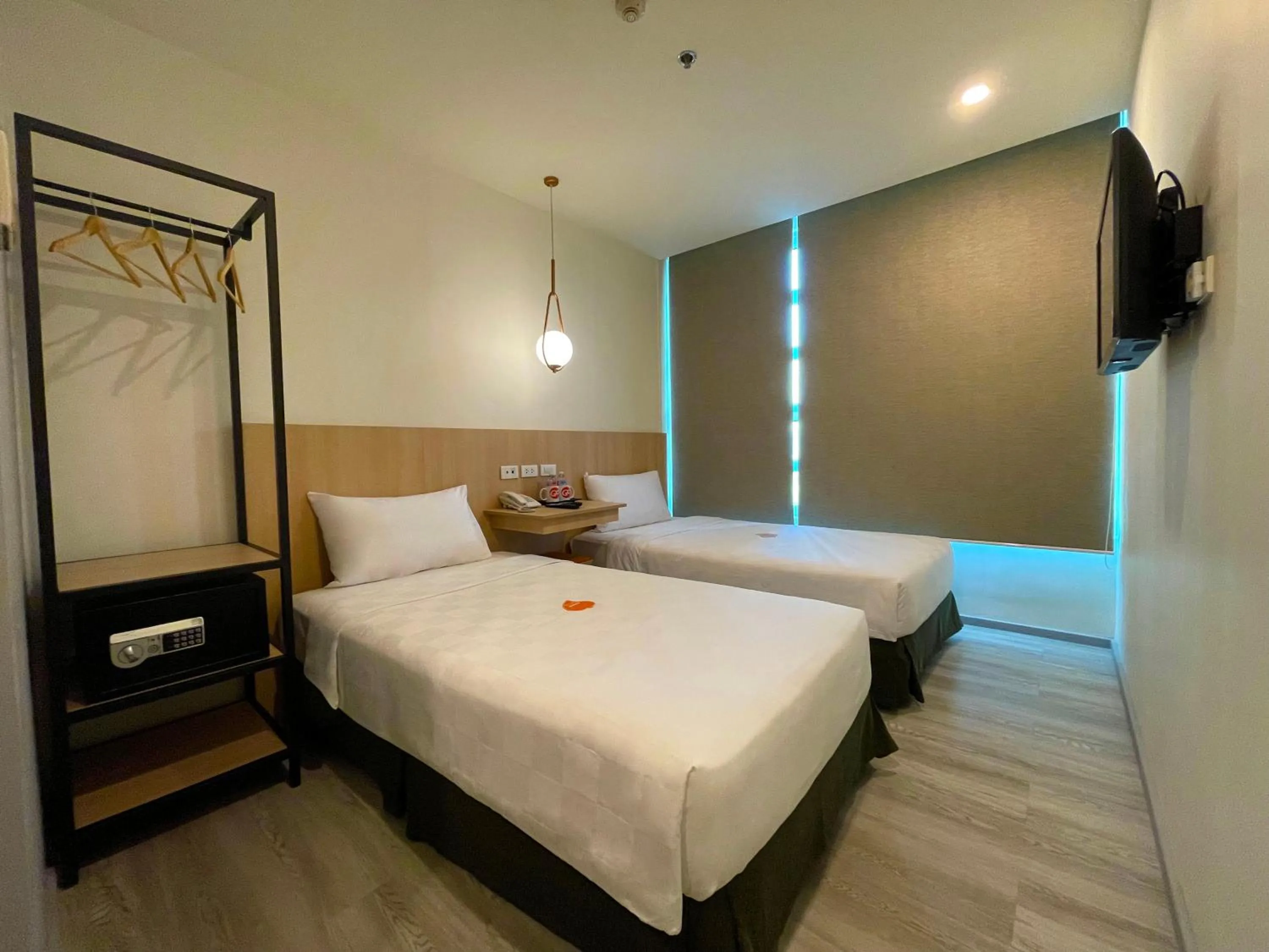 Superior Twin Room in Go Hotels Plus Mandaluyong