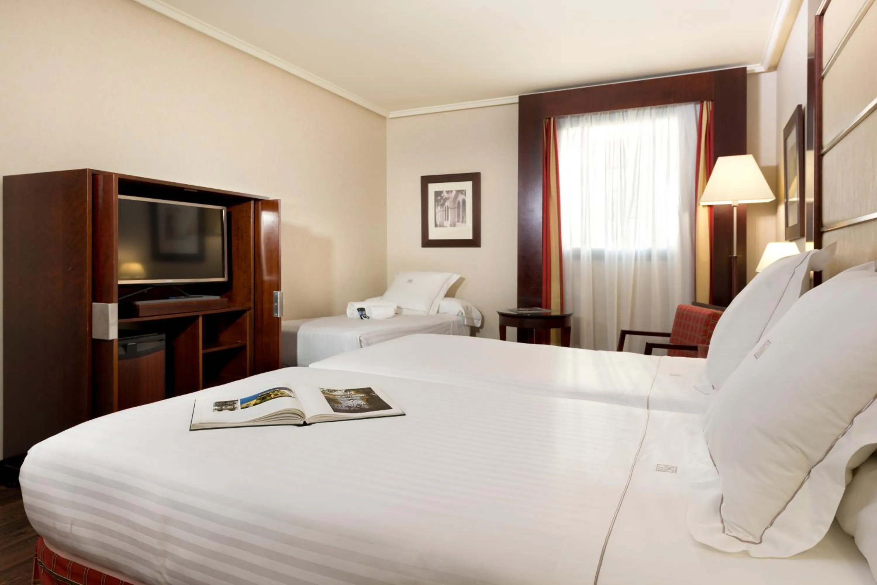 Double Room with Extra Bed in Hotel Sevilla Center