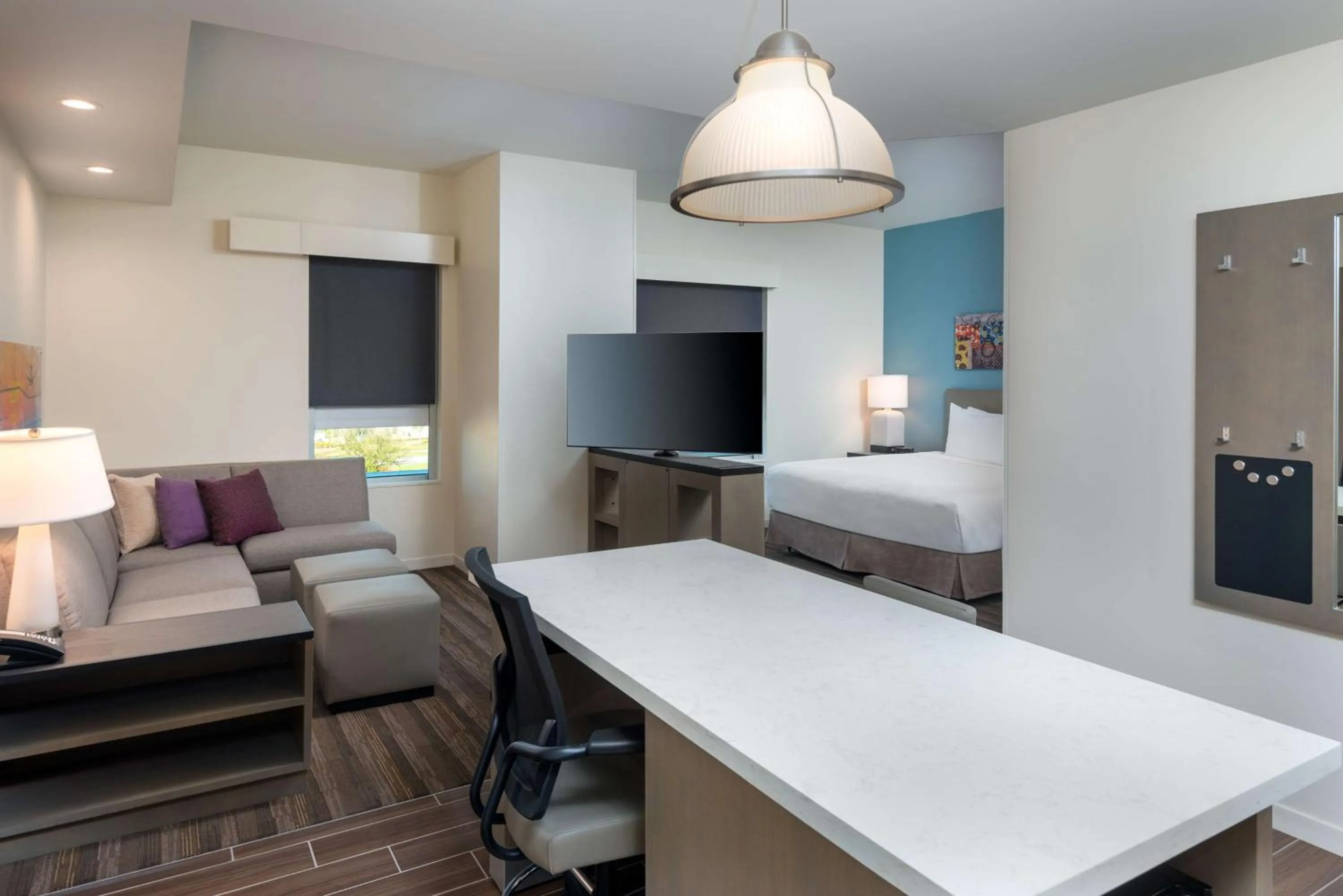 King Studio Suite with Sofa Bed, Kitchen and Tub - Disability Access in Hyatt House Orlando Airport