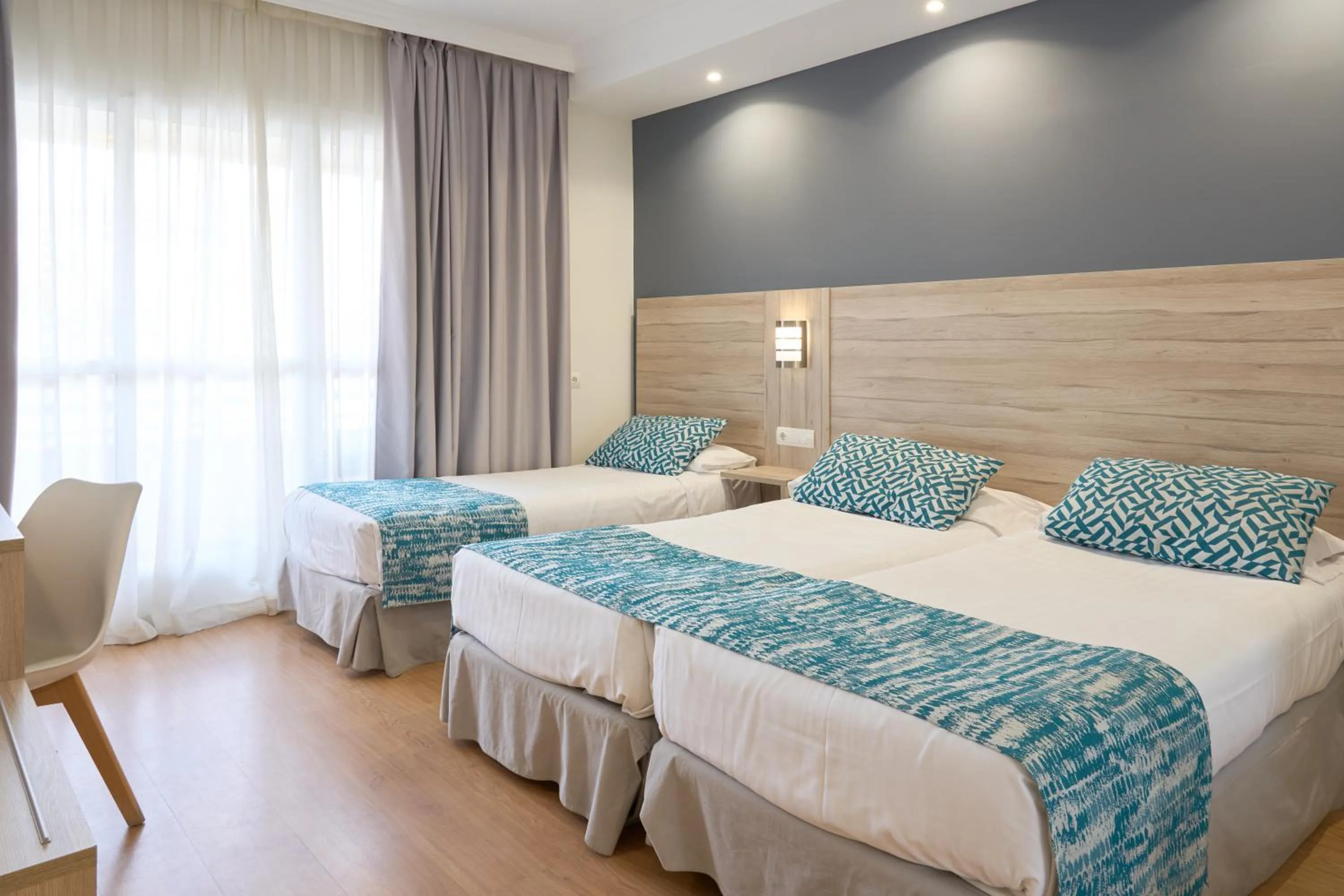 Triple Room (3 Adults) in Sercotel Maya Alicante