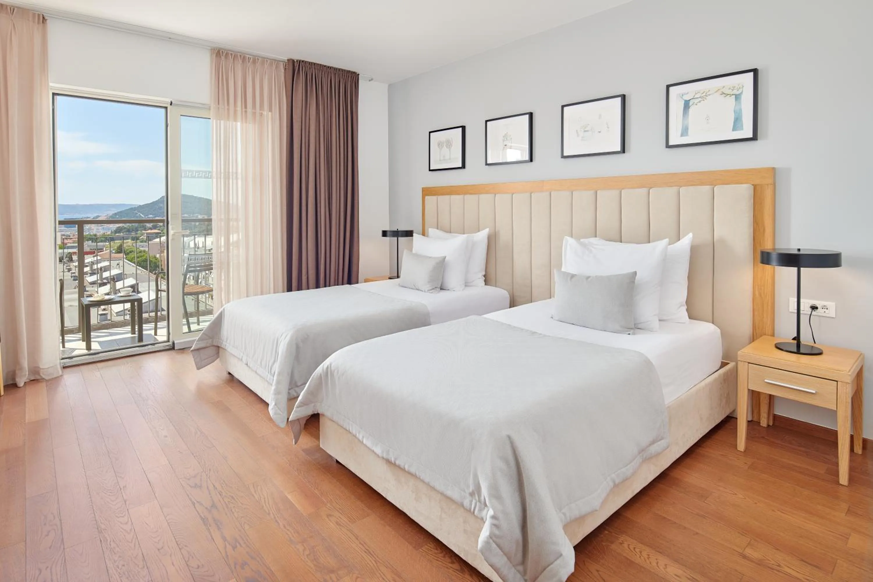 Superior Double or Twin Room with Balcony and Sea View in Dioklecijan Hotel & Residence