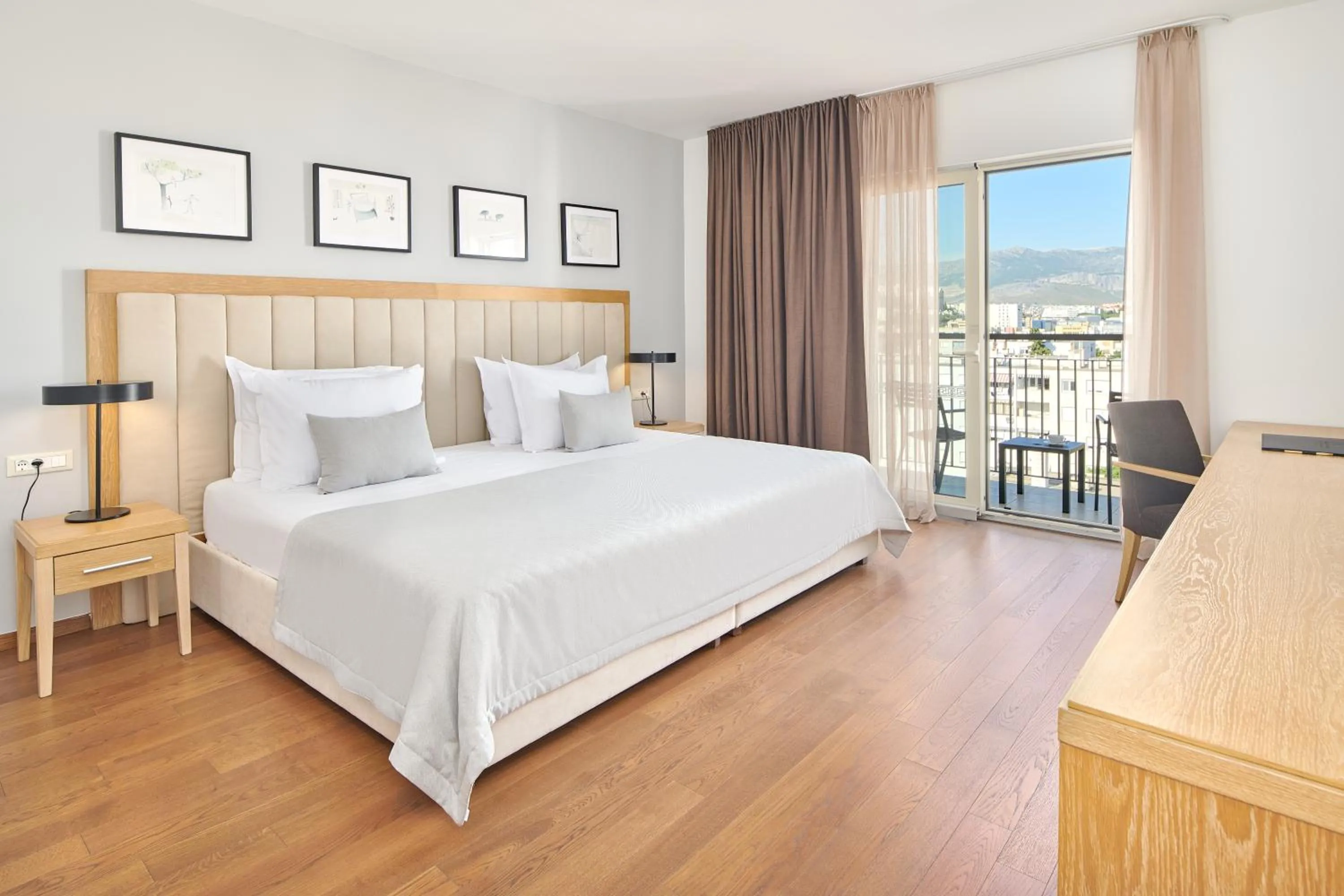 Junior Suite with Balcony and Sea View in Dioklecijan Hotel & Residence