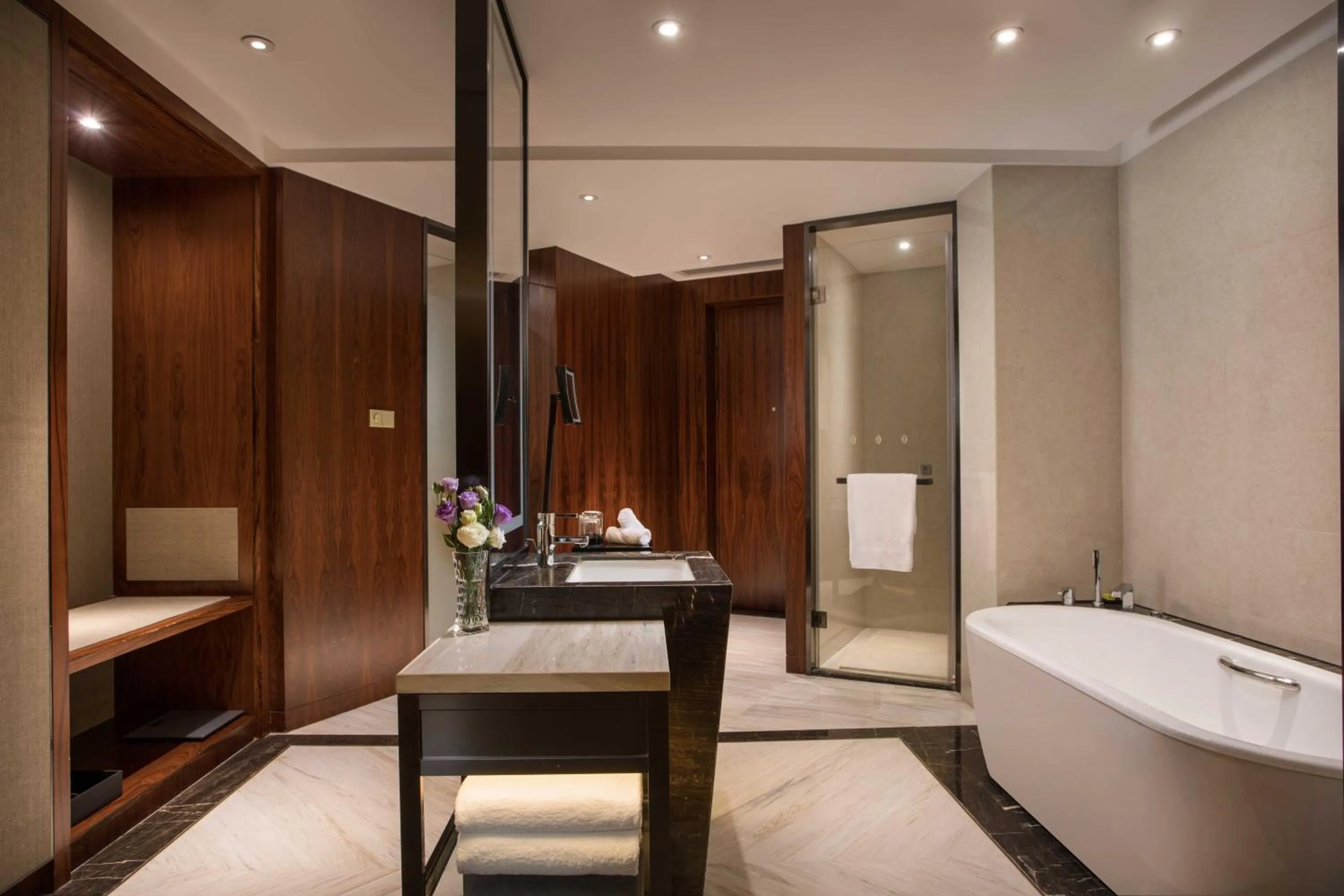 Premium King Room in InterContinental Fuzhou