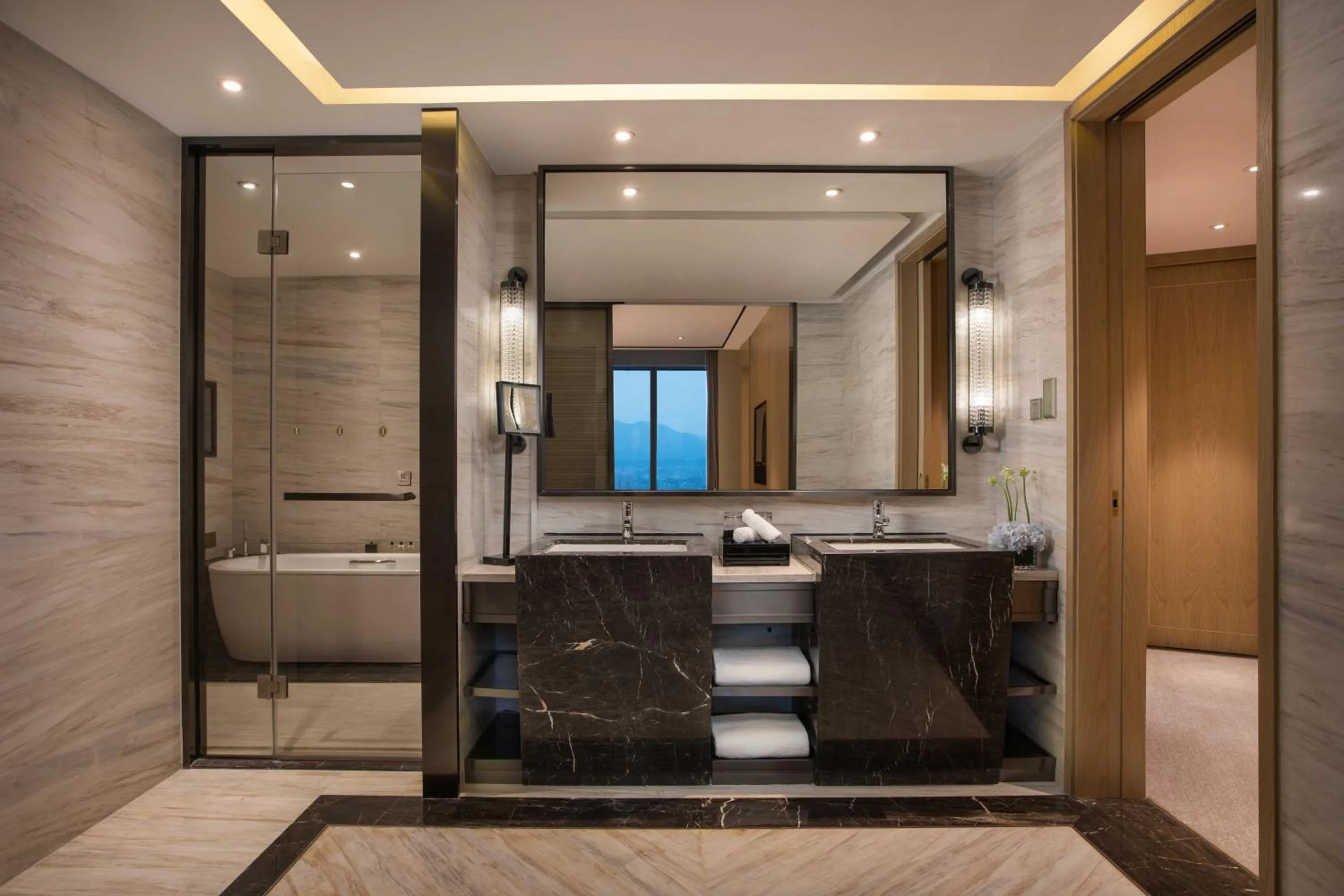 One-Bedroom Suite in InterContinental Fuzhou