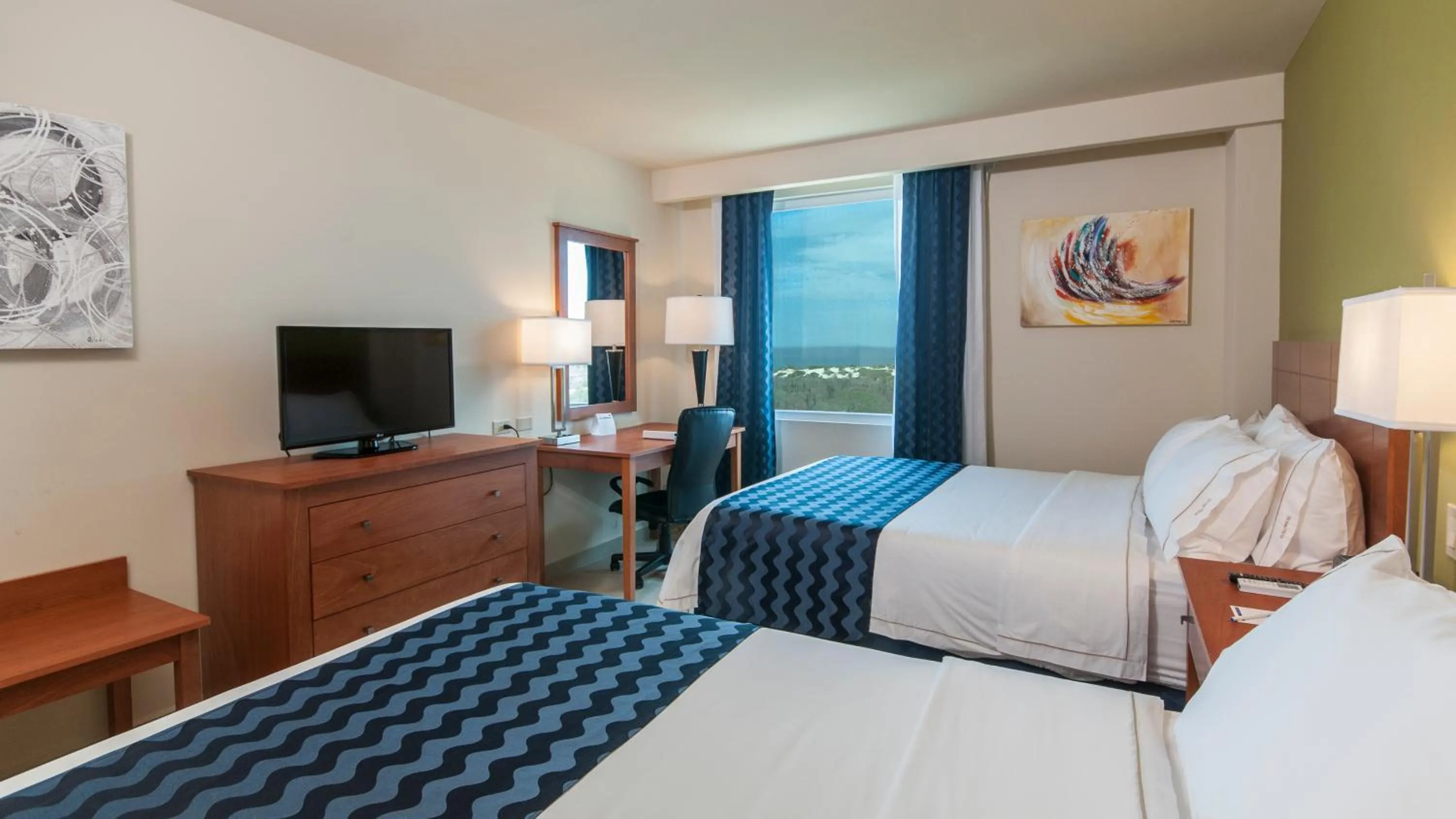 Standard Queen Room with Two Queen Beds and Sea View in Holiday Inn Express Cabo San Lucas by IHG