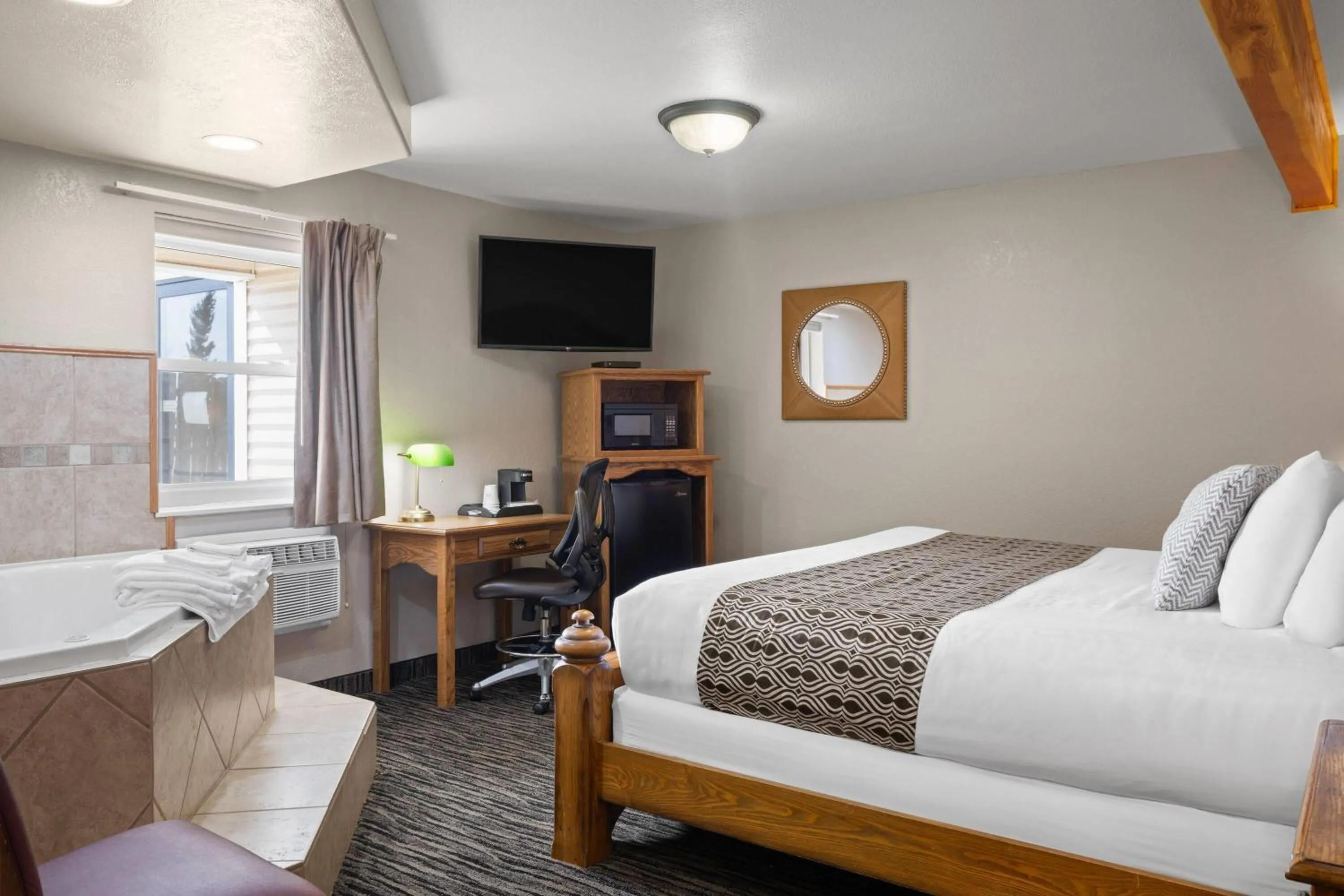 King Studio Suite - Non-Smoking in Super 8 by Wyndham Lewistown