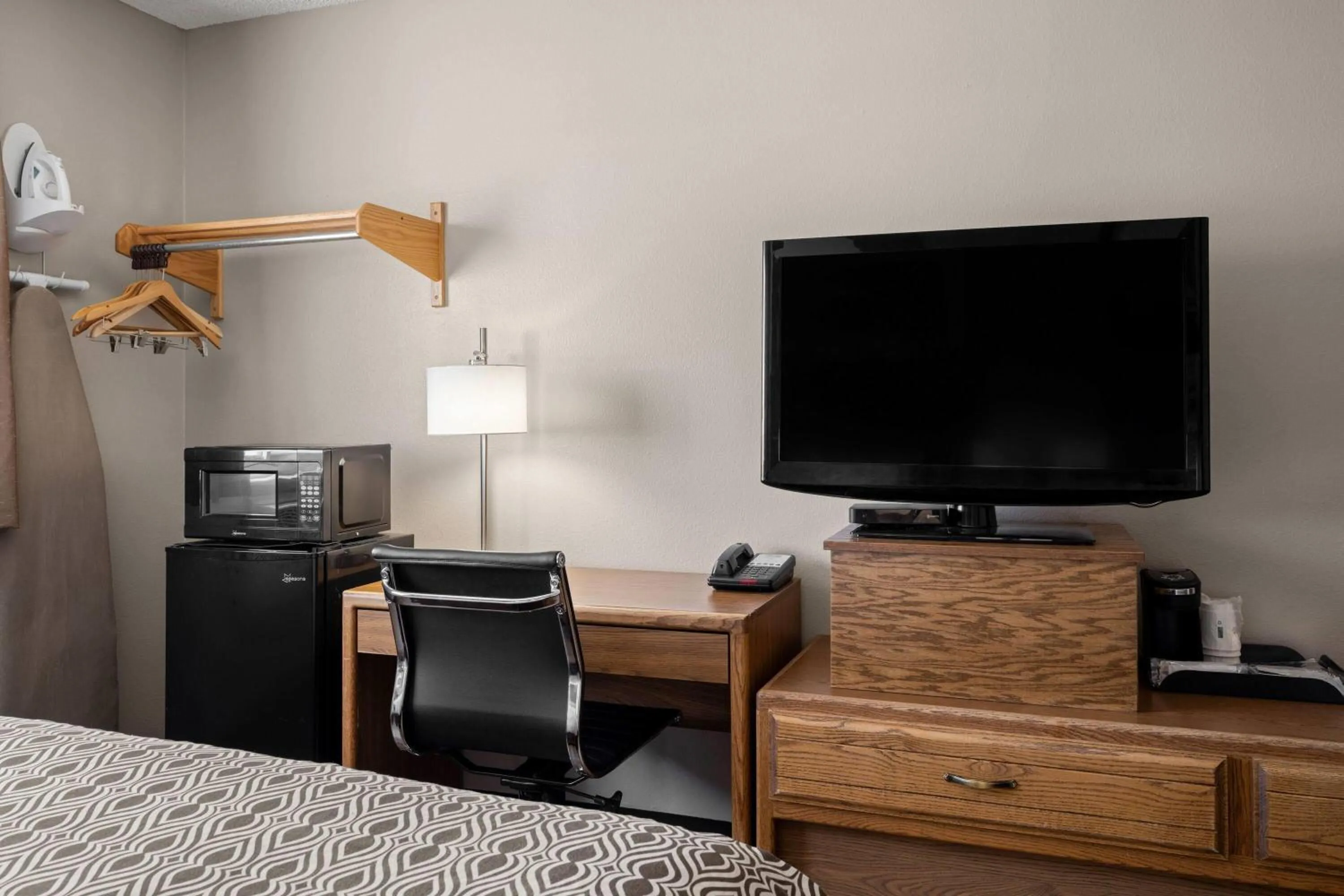 Queen Room with Two Queen Beds - Non-Smoking in Super 8 by Wyndham Lewistown