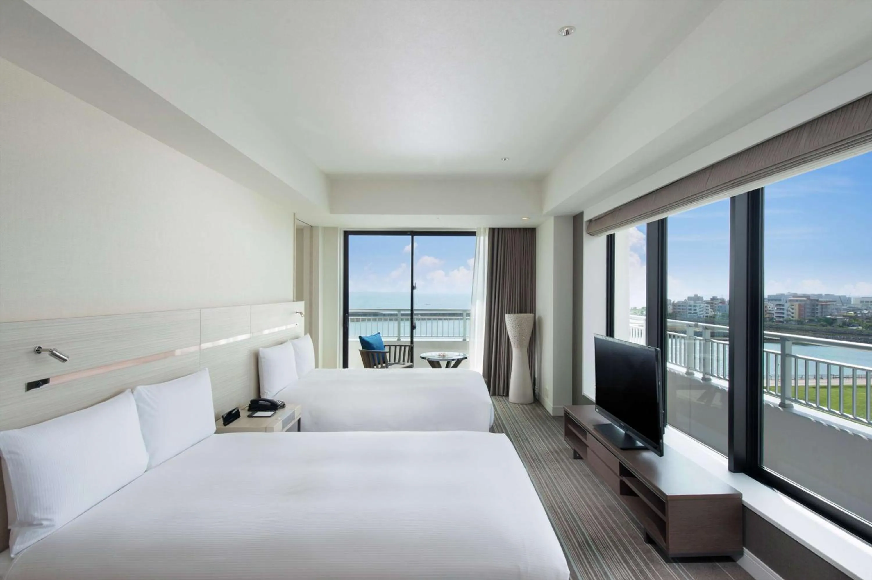 One-Bedroom Deluxe Twin Suite in Hilton Okinawa Chatan Resort