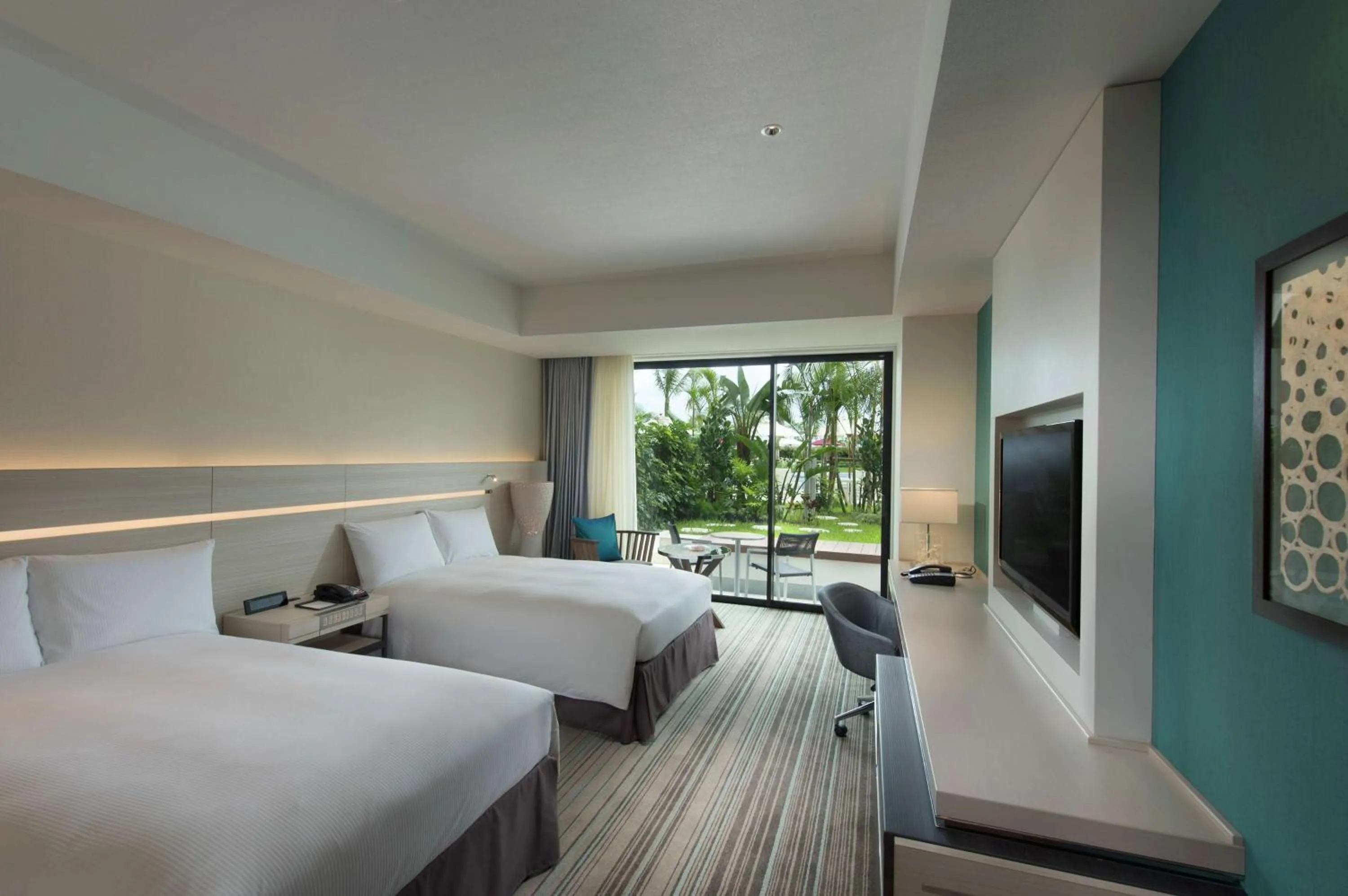 Twin Guest Room with Garden in Hilton Okinawa Chatan Resort