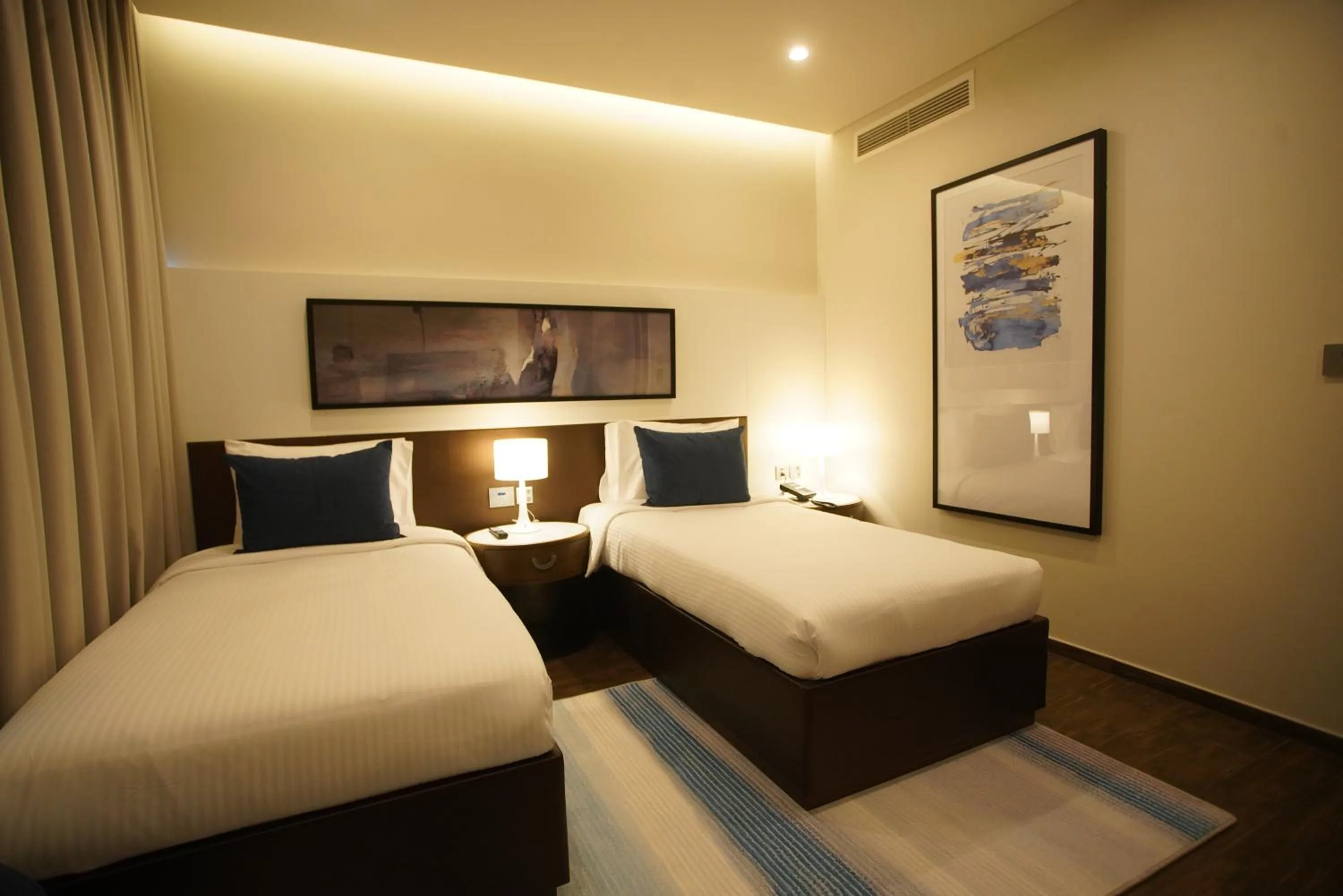 Deluxe Twin Room in C - Hotel and Suites Doha