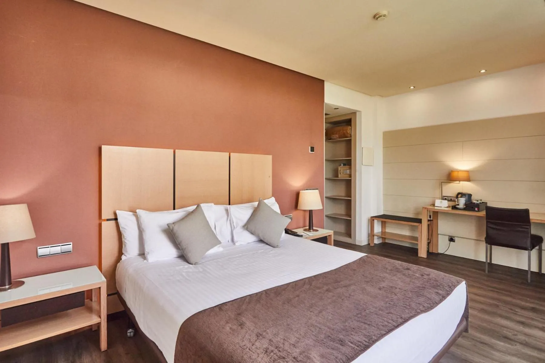 Double Room with Terrace in Silken Puerta Valencia