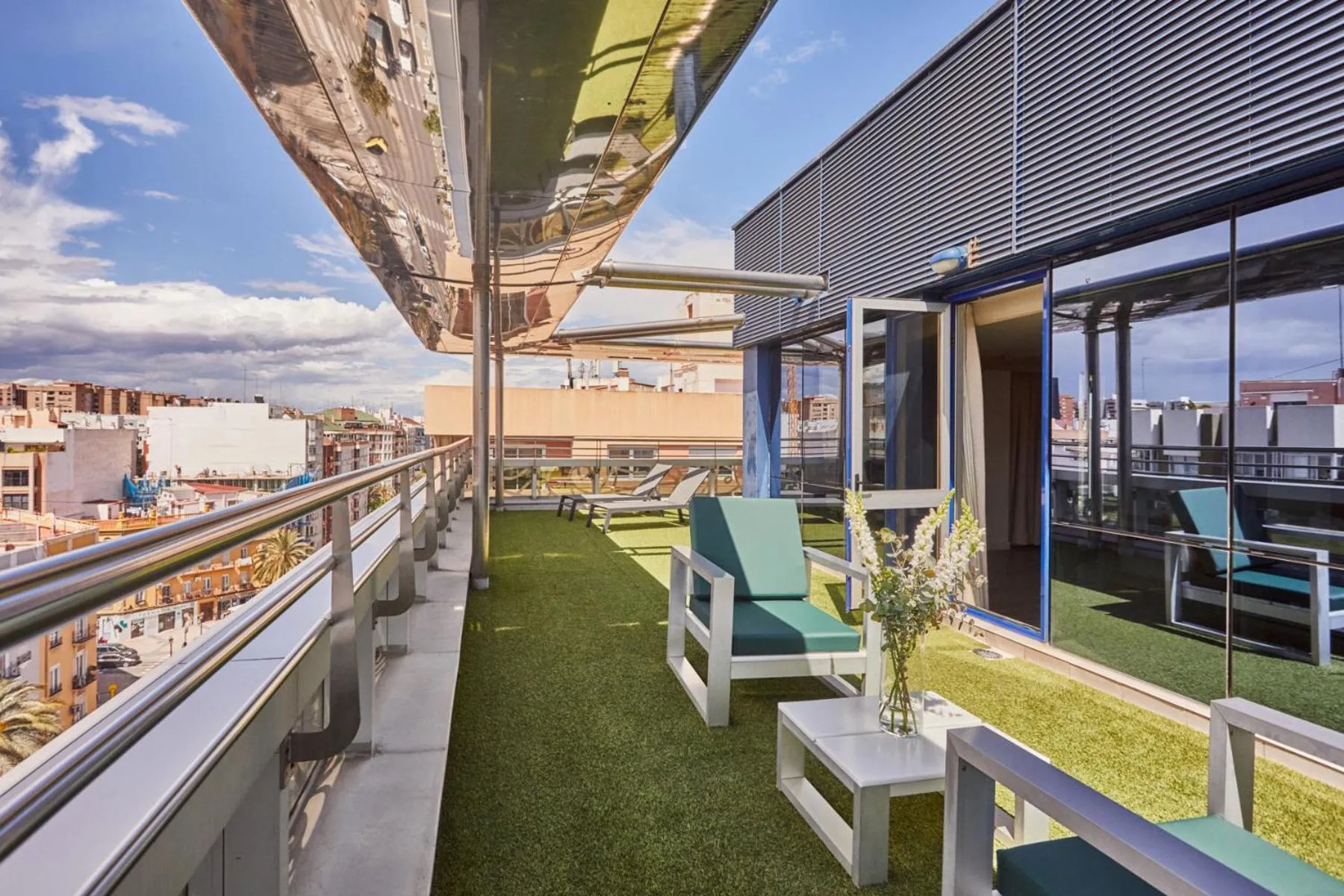 Presidential Suite with Hot Tub in Silken Puerta Valencia