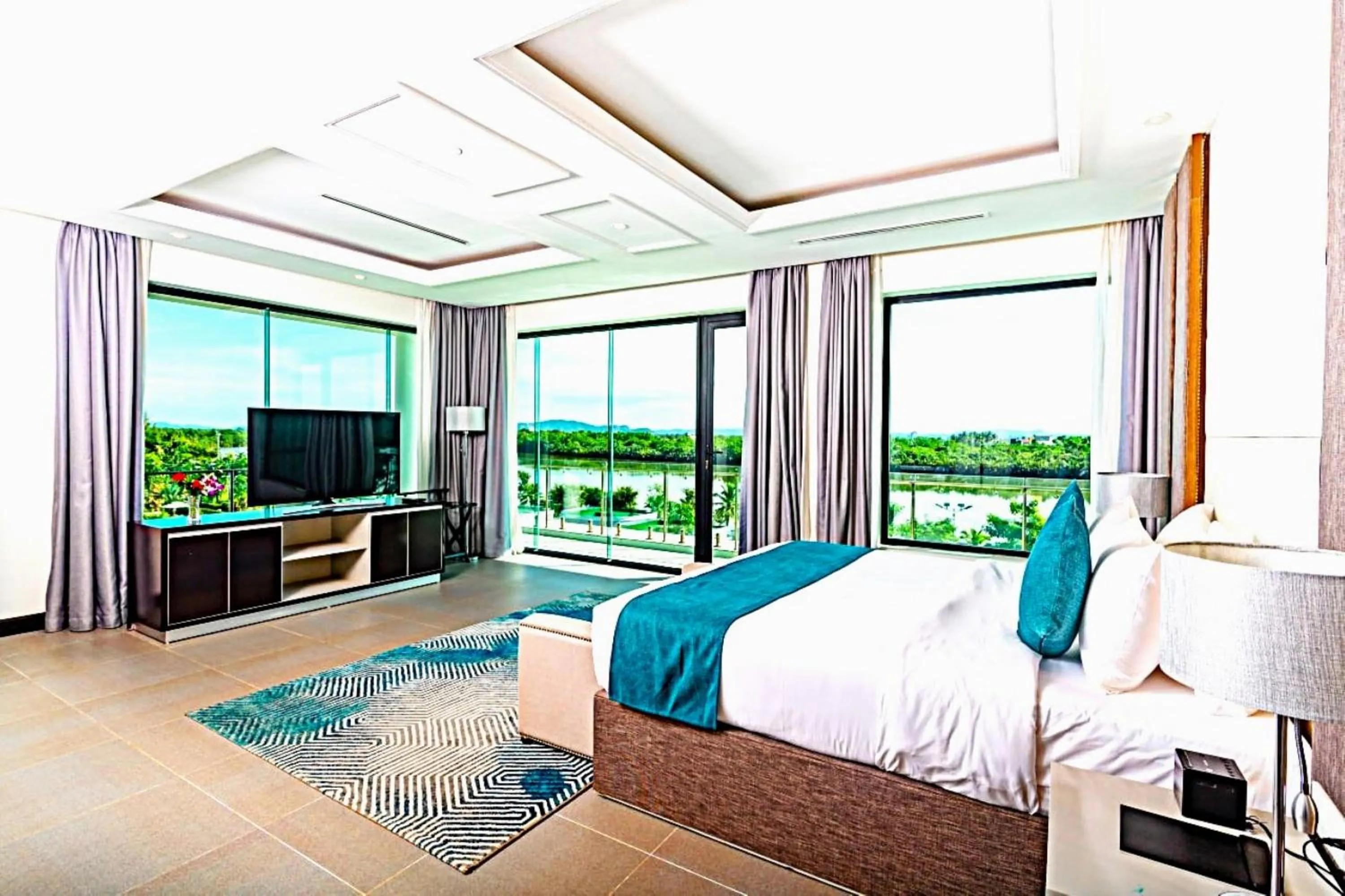 Executive Suite Pool View in Castle Bayview Resort & Spa