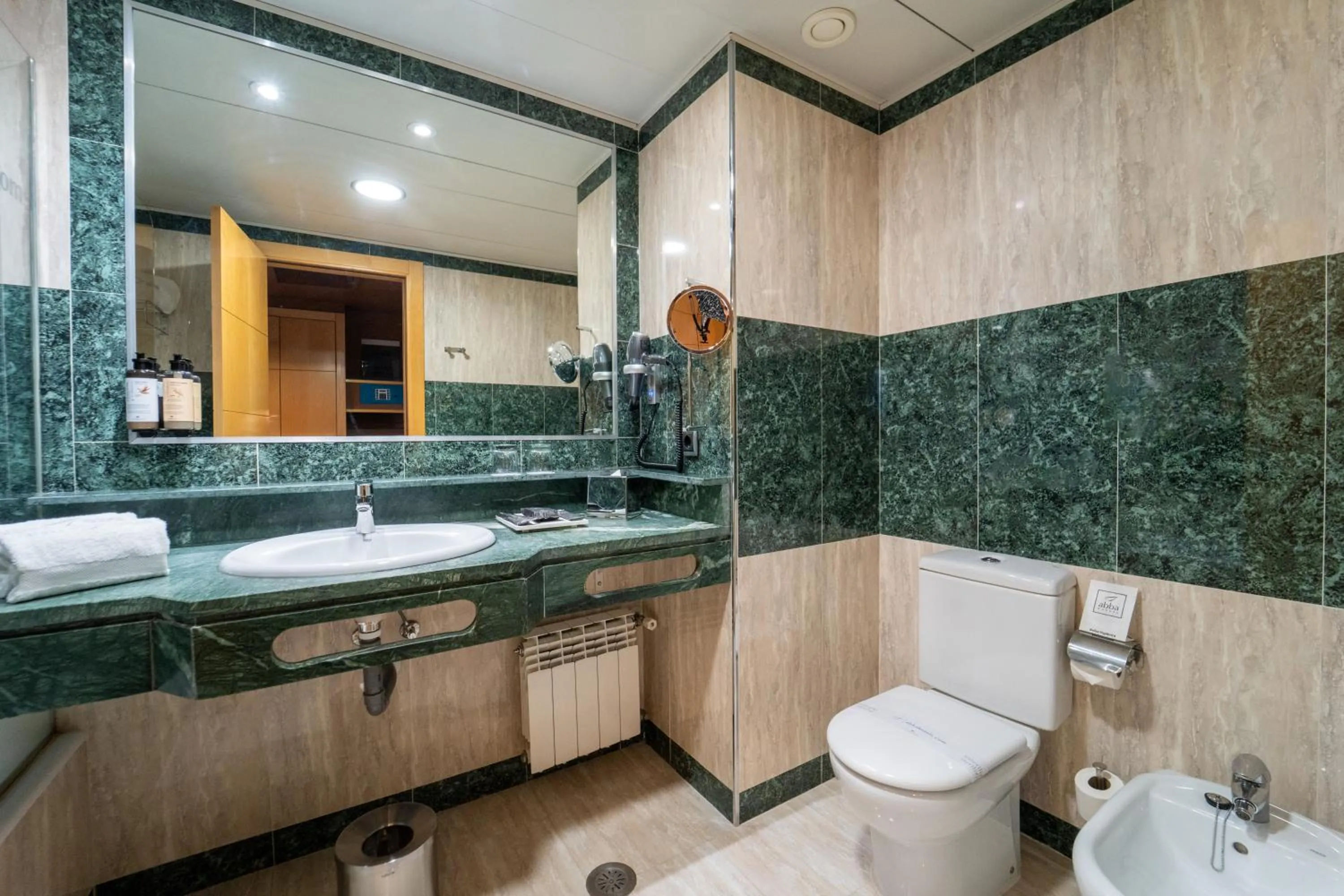 Family Room (2 Adults + 2 Children) in Abba Playa Gijón