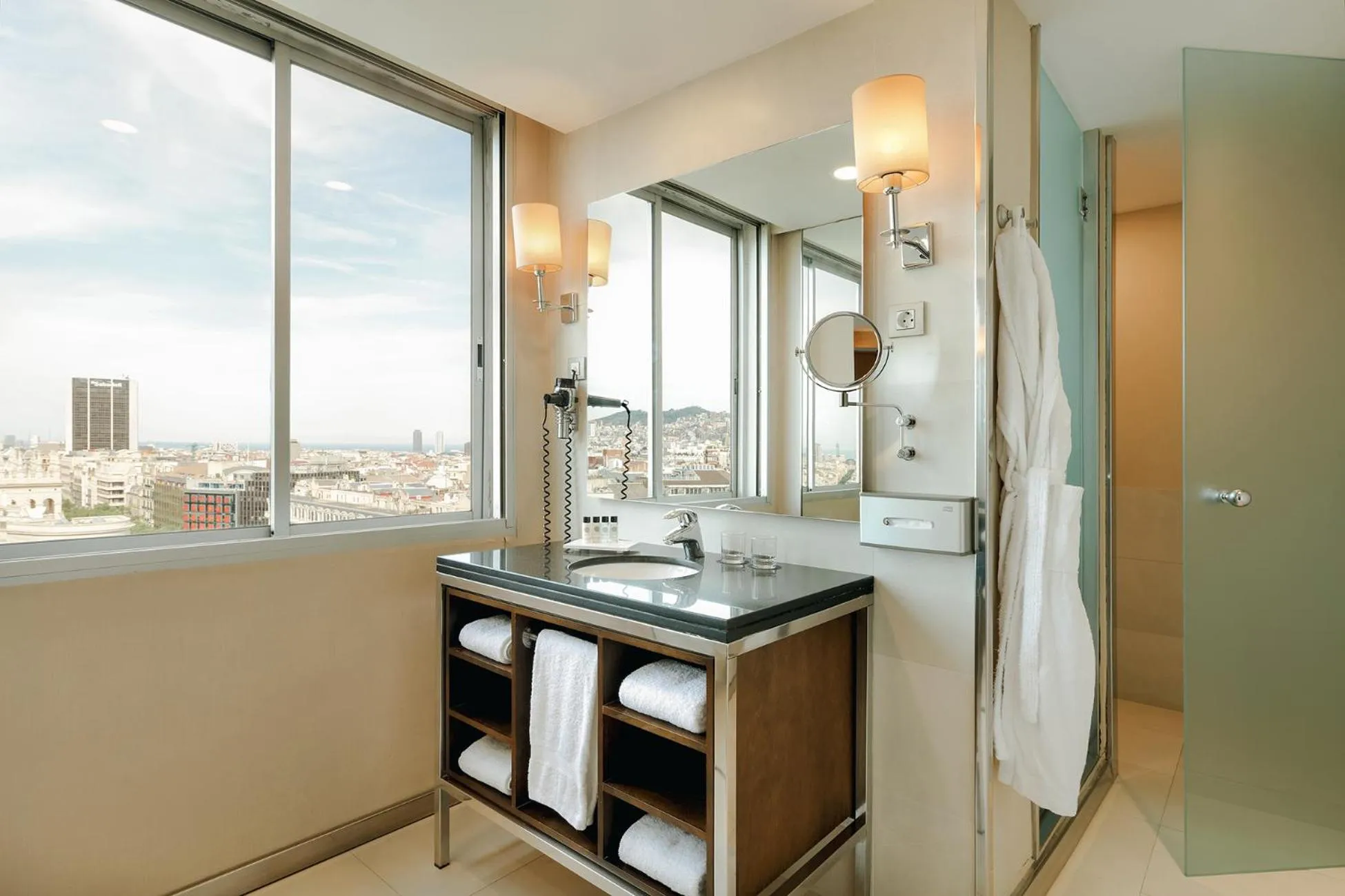 Junior Suite with View in Hesperia Barcelona Presidente