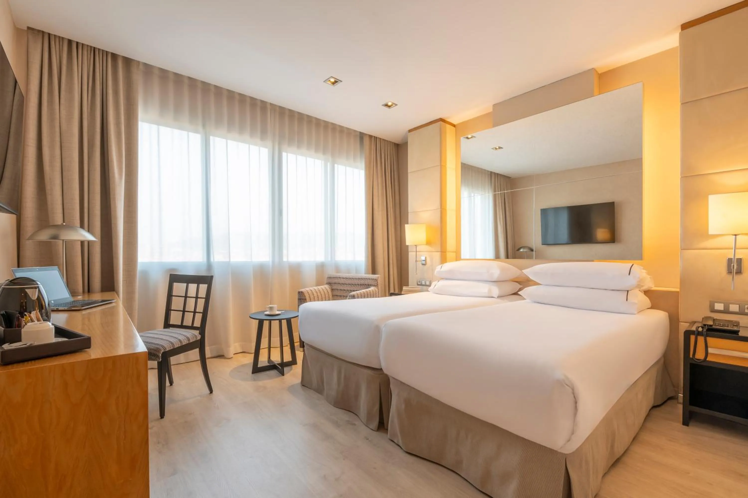 Standard Triple Room in Hesperia Barcelona Presidente